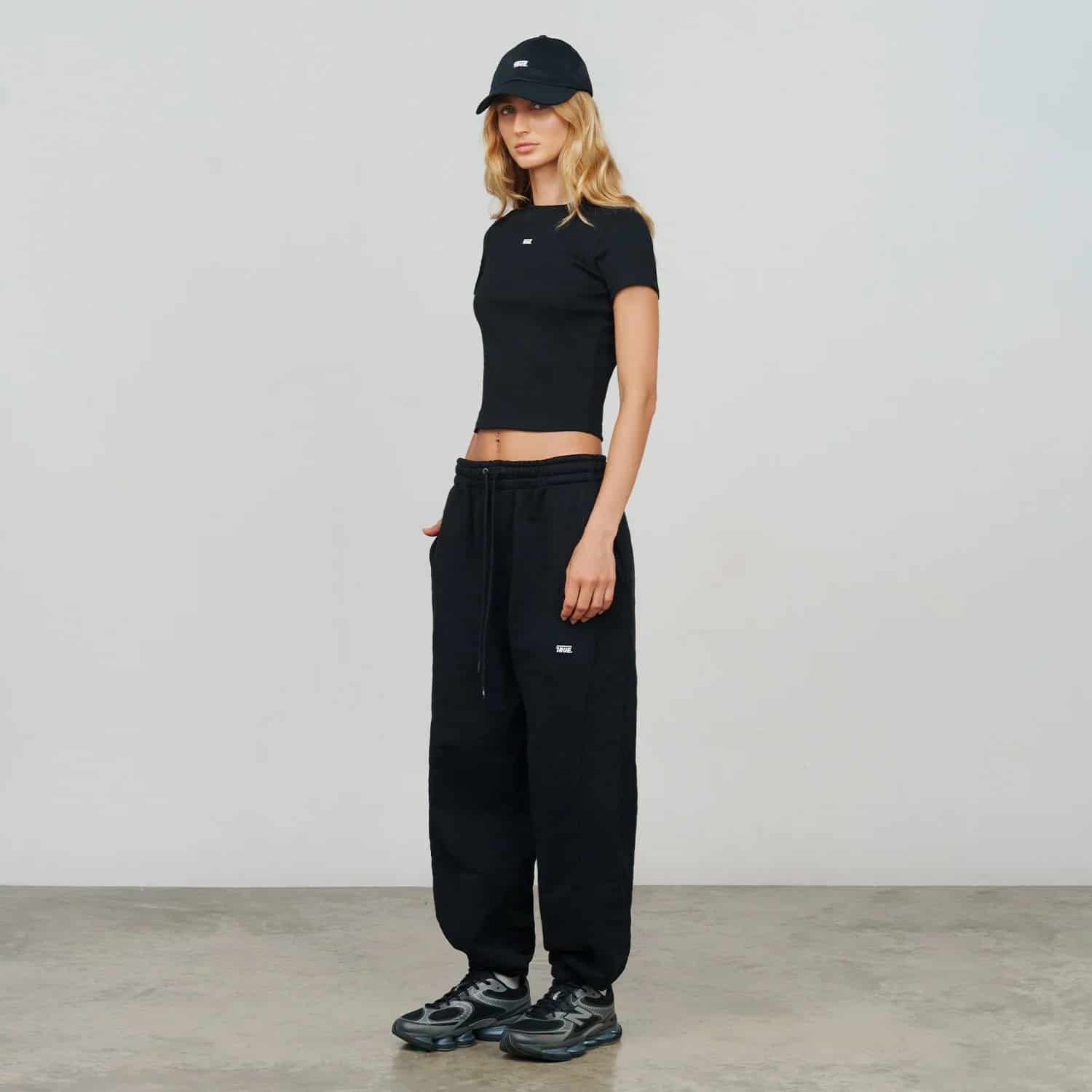 Slim Ribbed Fitted Tee - Black - miniatura 9