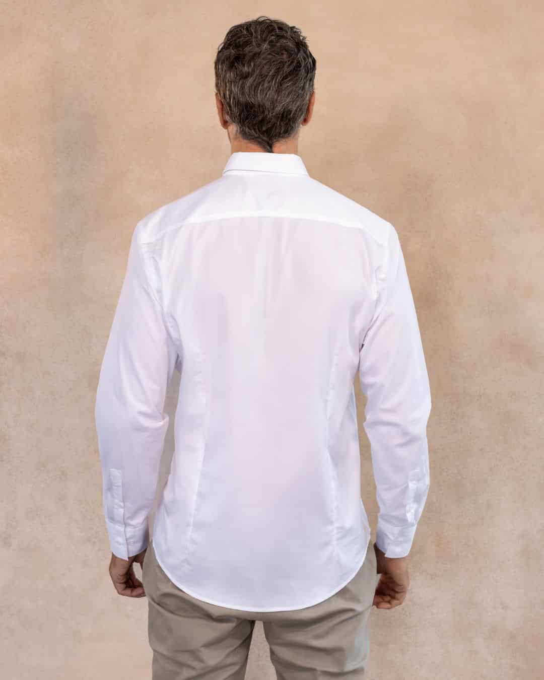 Camisa Antimanchas Popelina Blanca Logo Rosado - Talla Regular - miniatura 3