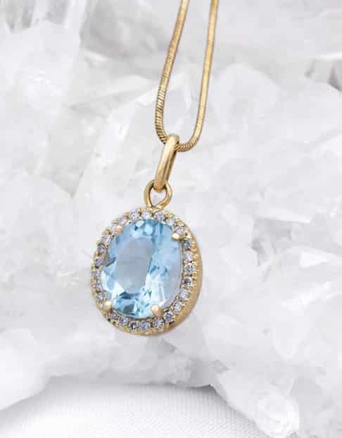 Dije Topacio Azul y Diamantes en Oro Amarillo 18K - miniatura 1