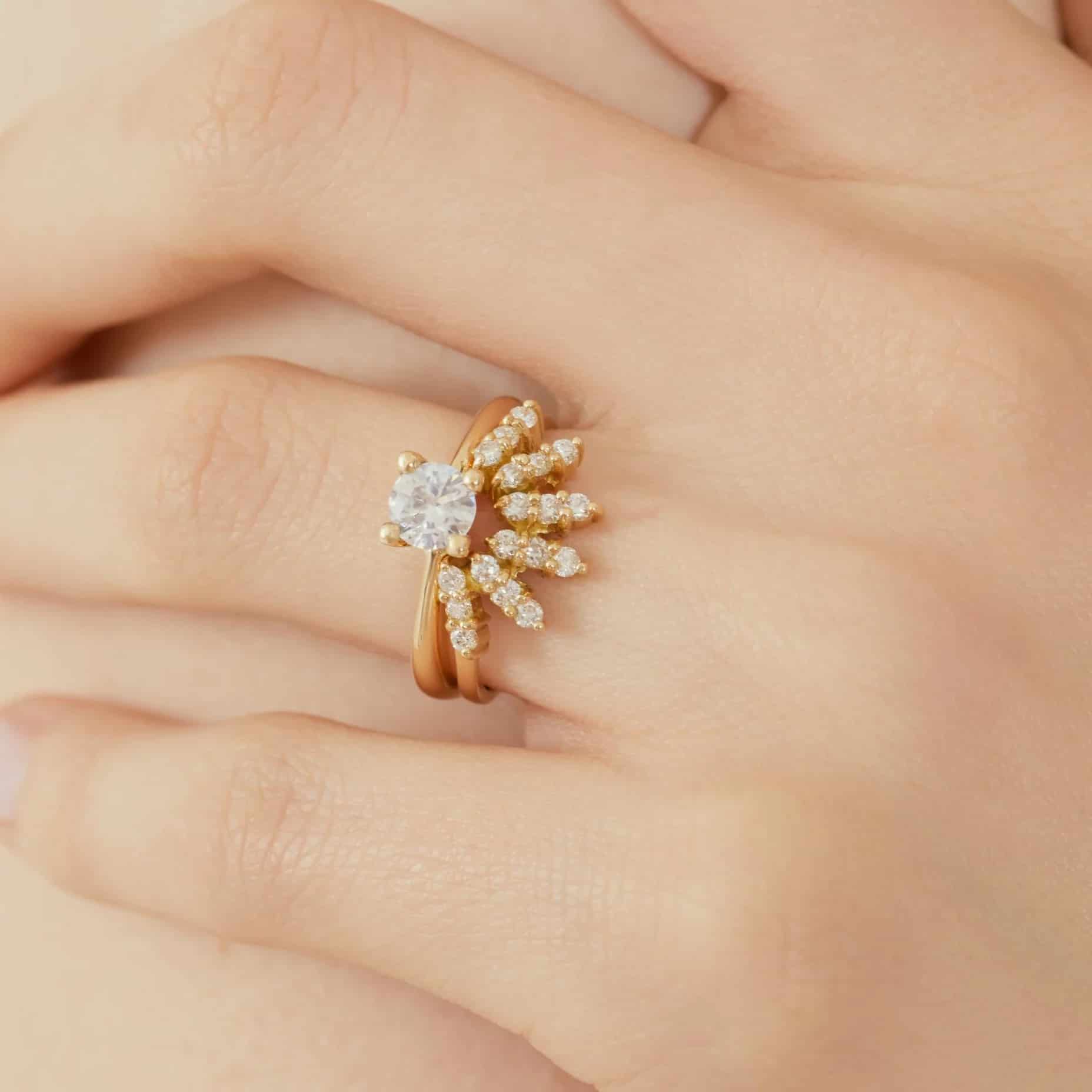 Anillo Cuatro uñas engagement ring - miniatura 7