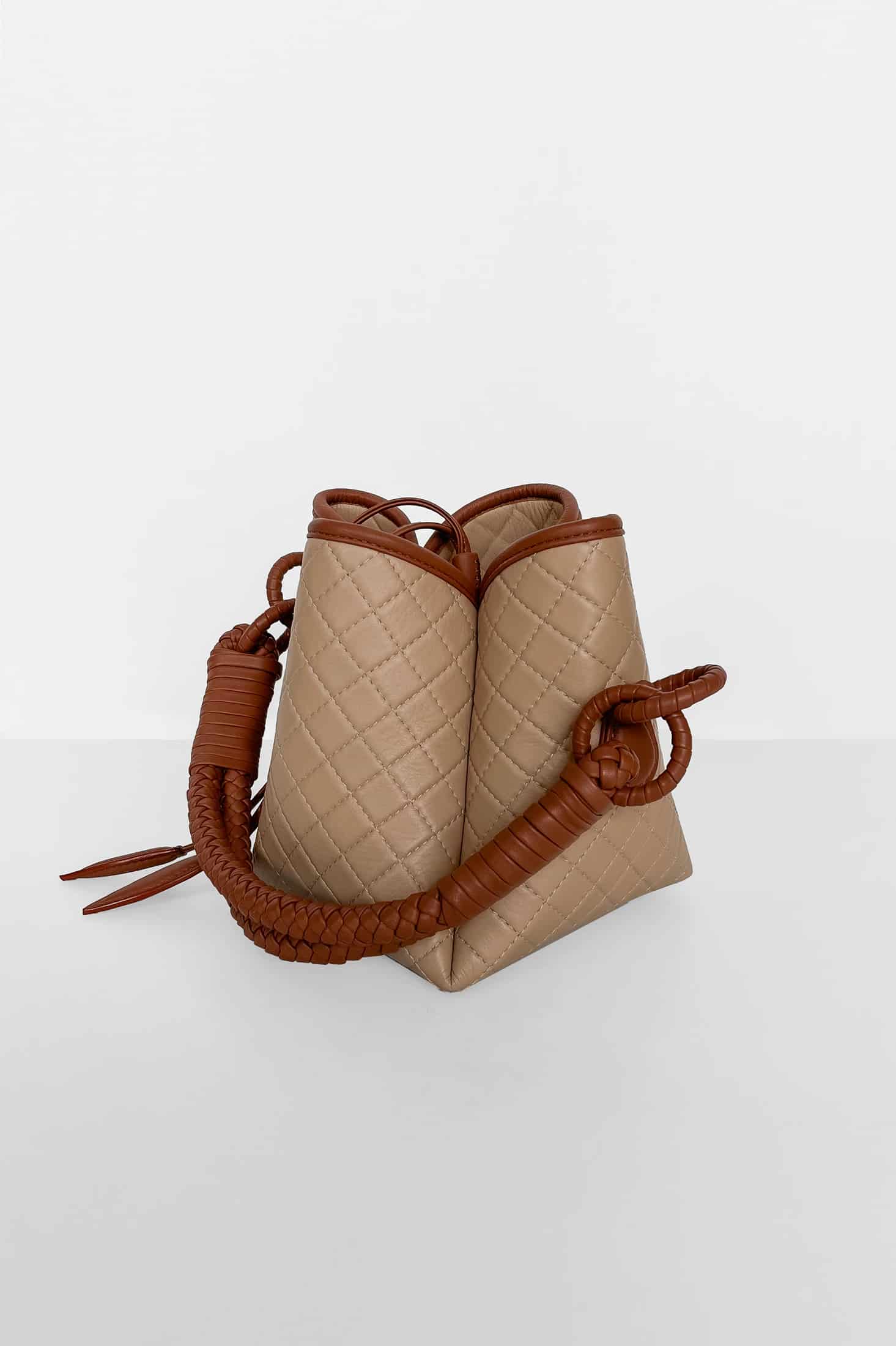 Tulip Mini Bucket Bag, Cappuccino & Brandy - miniatura 3