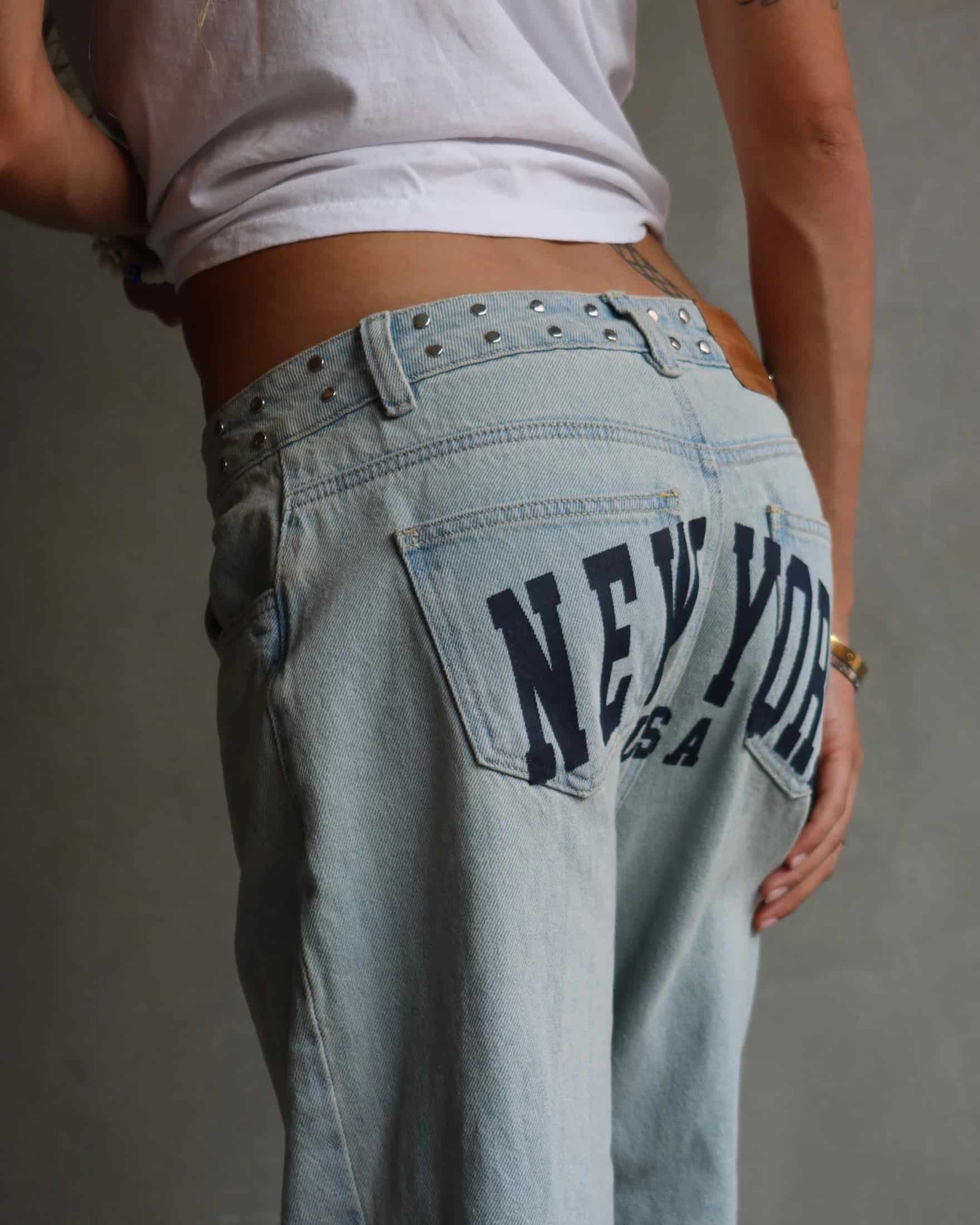 JEAN NEW YORK STUDDED RELAXED FIT AZUL CLARO - miniatura 6