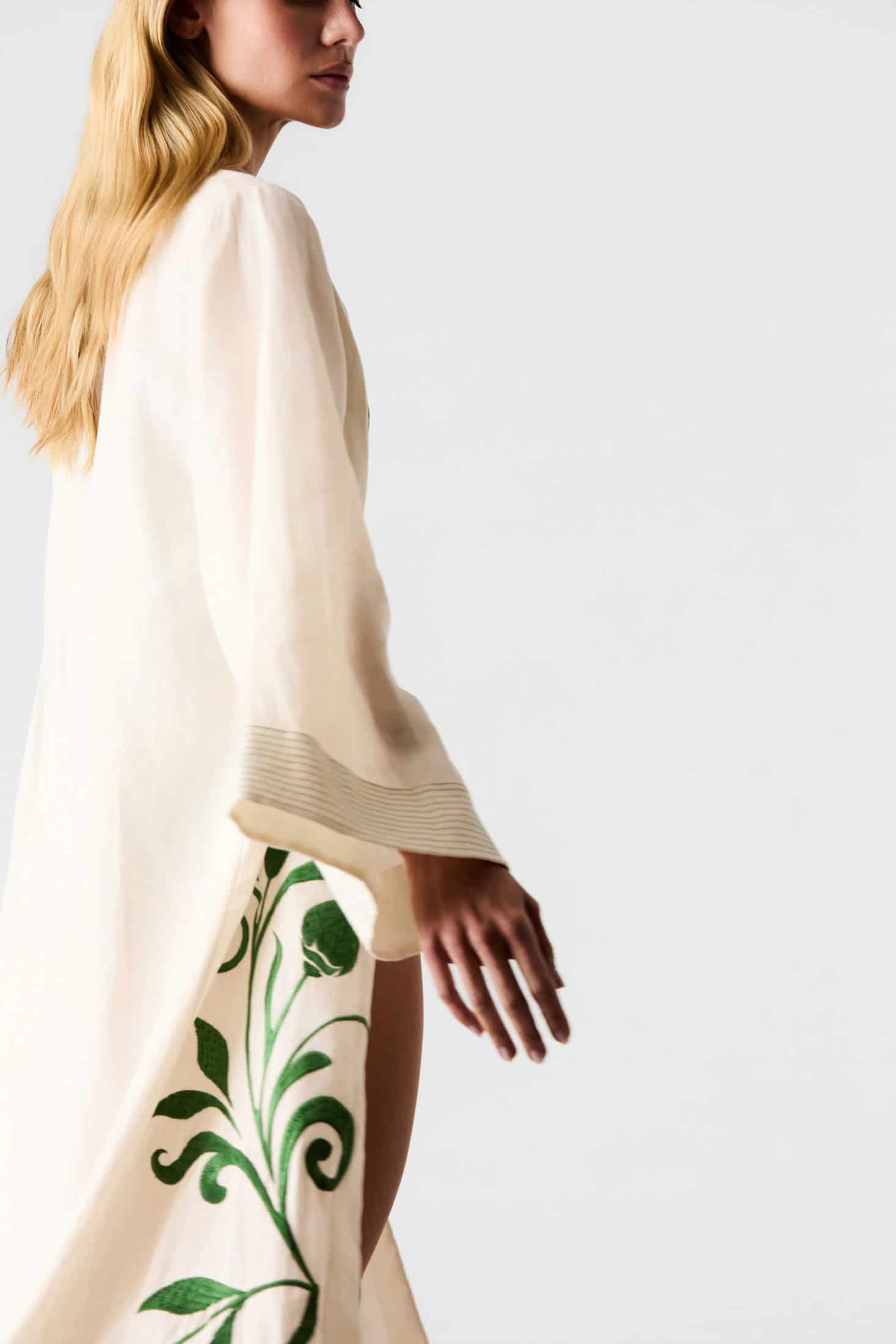 Rafaela Embroidered Kaftan / Ivory Green Buganvilias - miniatura 4