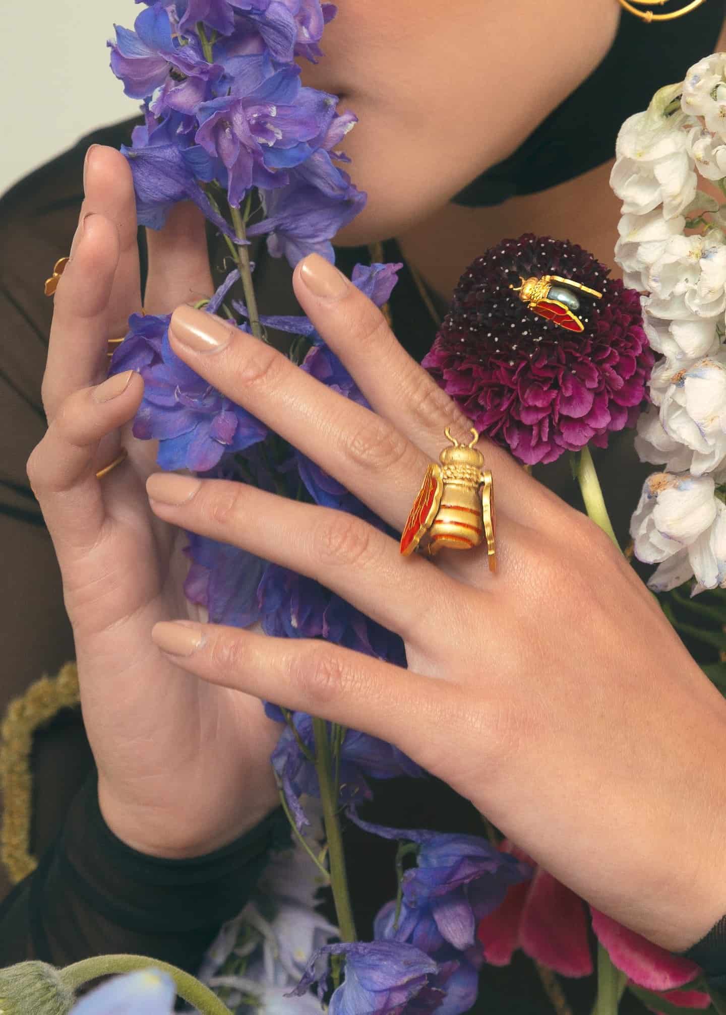 Anillo The Queen Bee Ultravioleta - miniatura 3