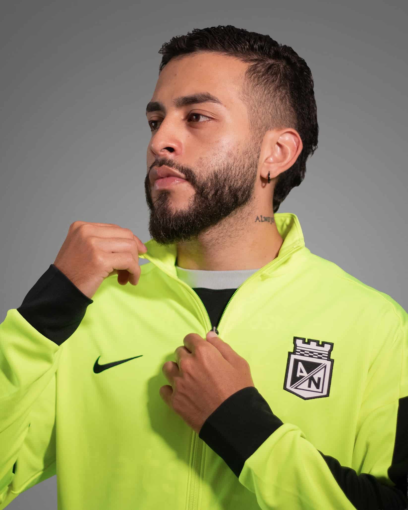 CHAQUETA ENTRENO NEON NIKE 2026 HOMBRE - miniatura 3