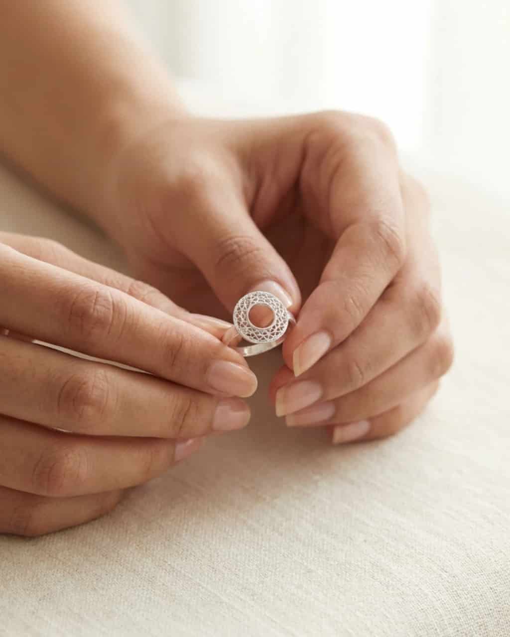 Anillo circulo en la mitad plata filigrana - miniatura 1