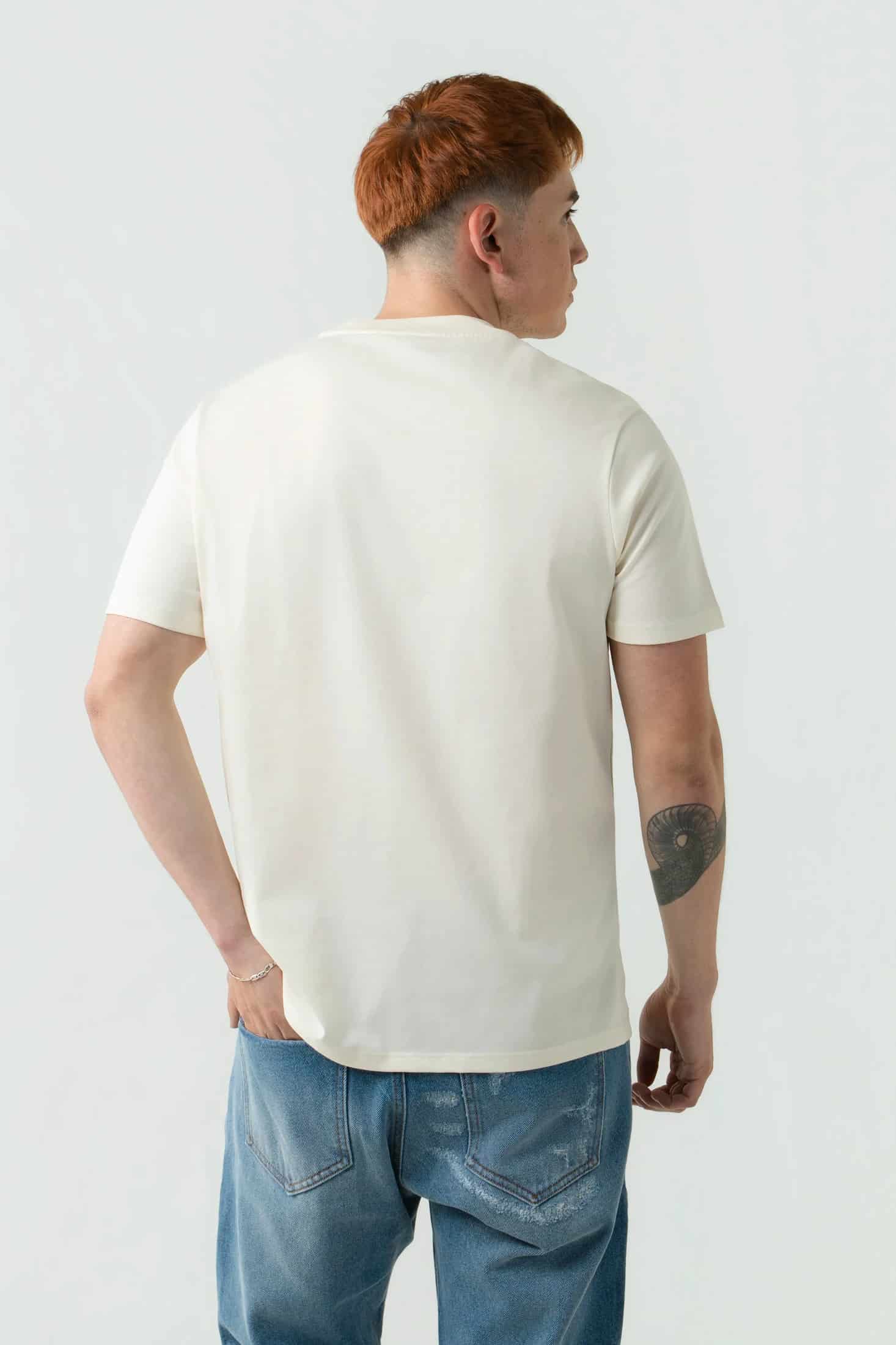 CAMISETA ESPECIAL ESTAMPADO LOCALIZADO COLOR IVORY - miniatura 3