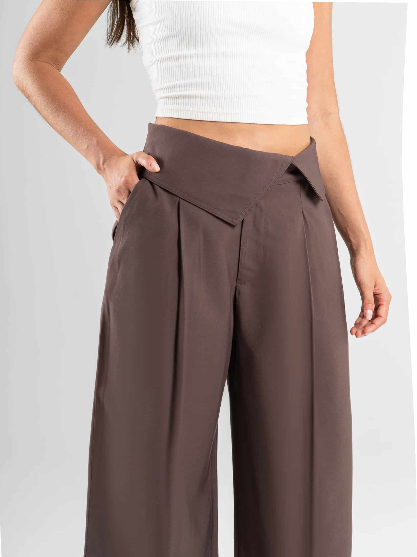 Ref: 0620558 Pantalón mom flare, prenses, detalle pretina, tono café - miniatura 4