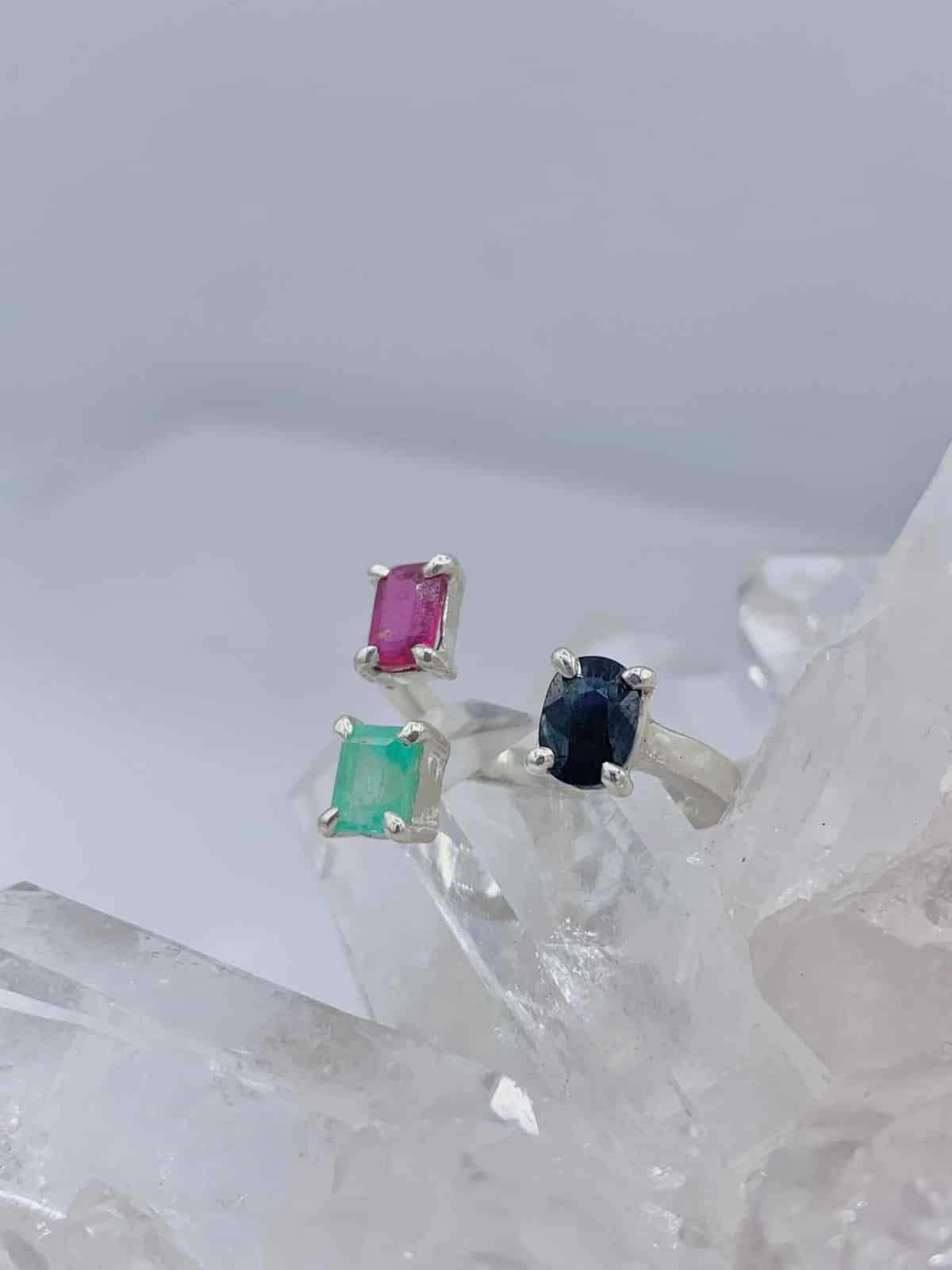 Anillo multipiedras Rubí, Esmeralda y Turmalina colección llénate de color - miniatura 1