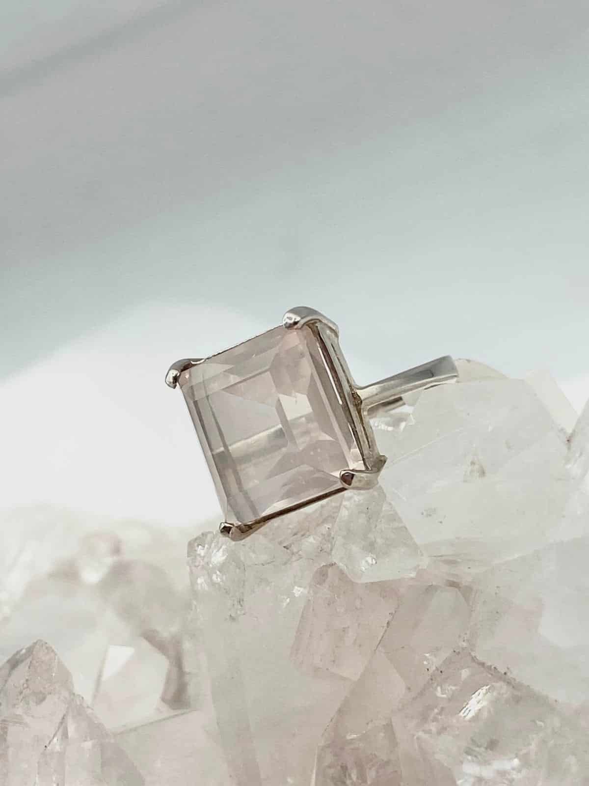 Anillo Cuarzo Rosa Cuadrado mediano - miniatura 1