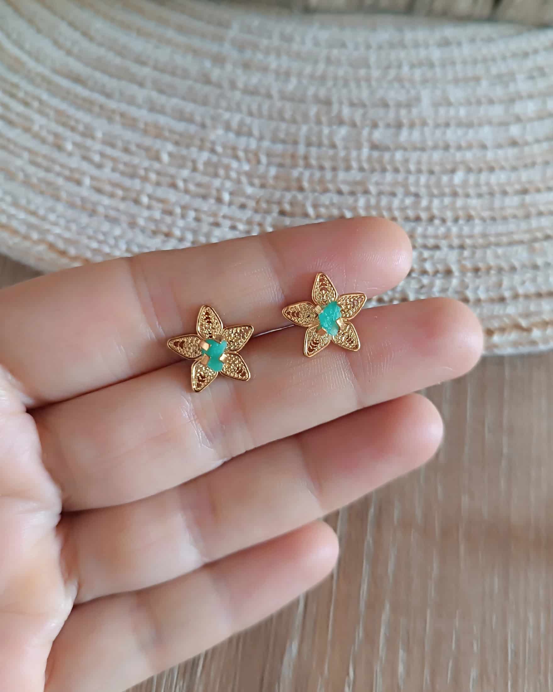 Aretes mini filigrana  y esmeralda estrellita - miniatura 4
