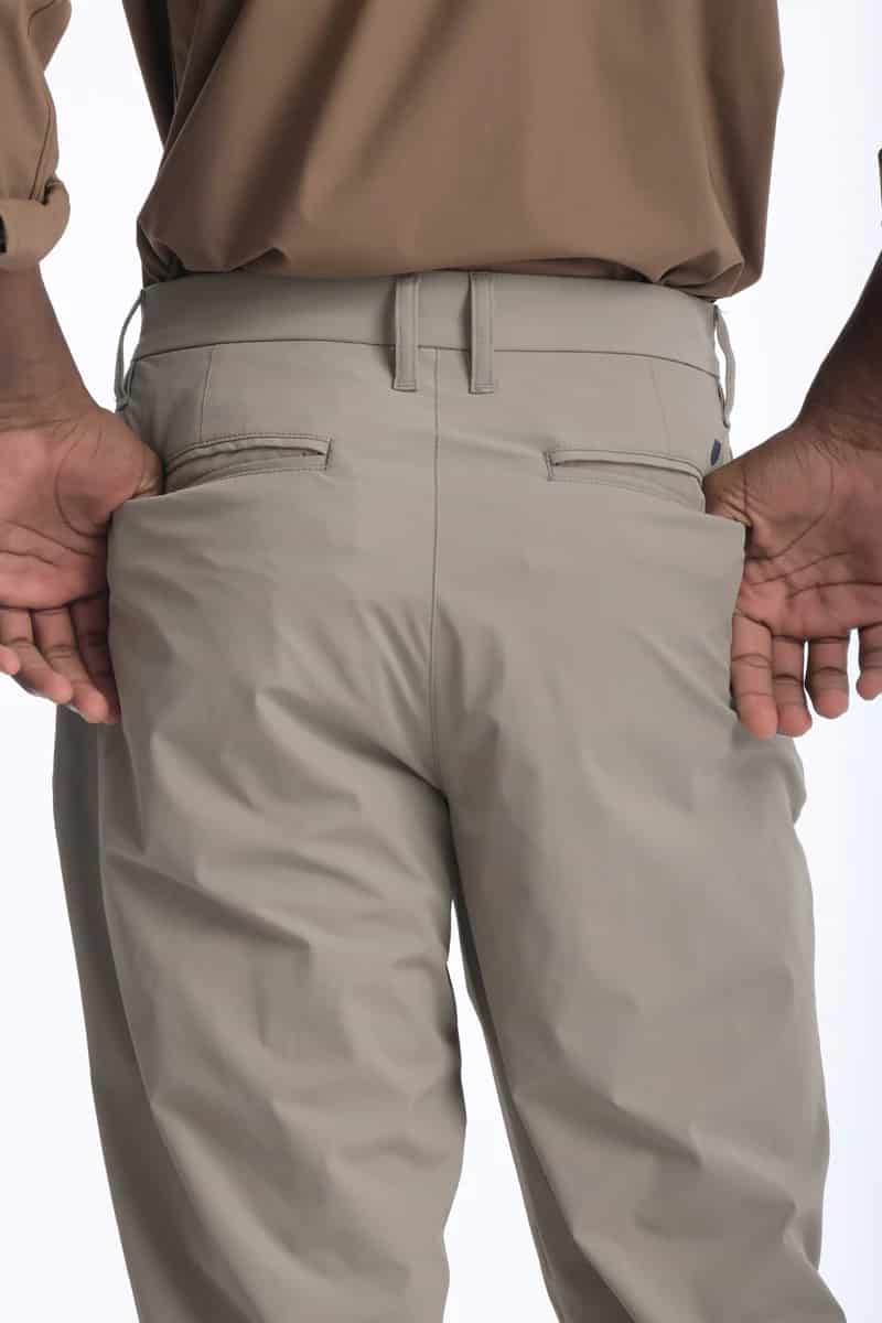 Pantalón Smart Tech Beige Oscuro - miniatura 10