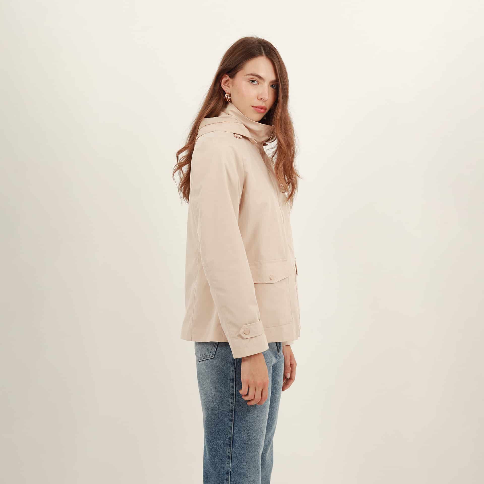 Chaqueta Ligera De Diseño Minimalista - miniatura 3