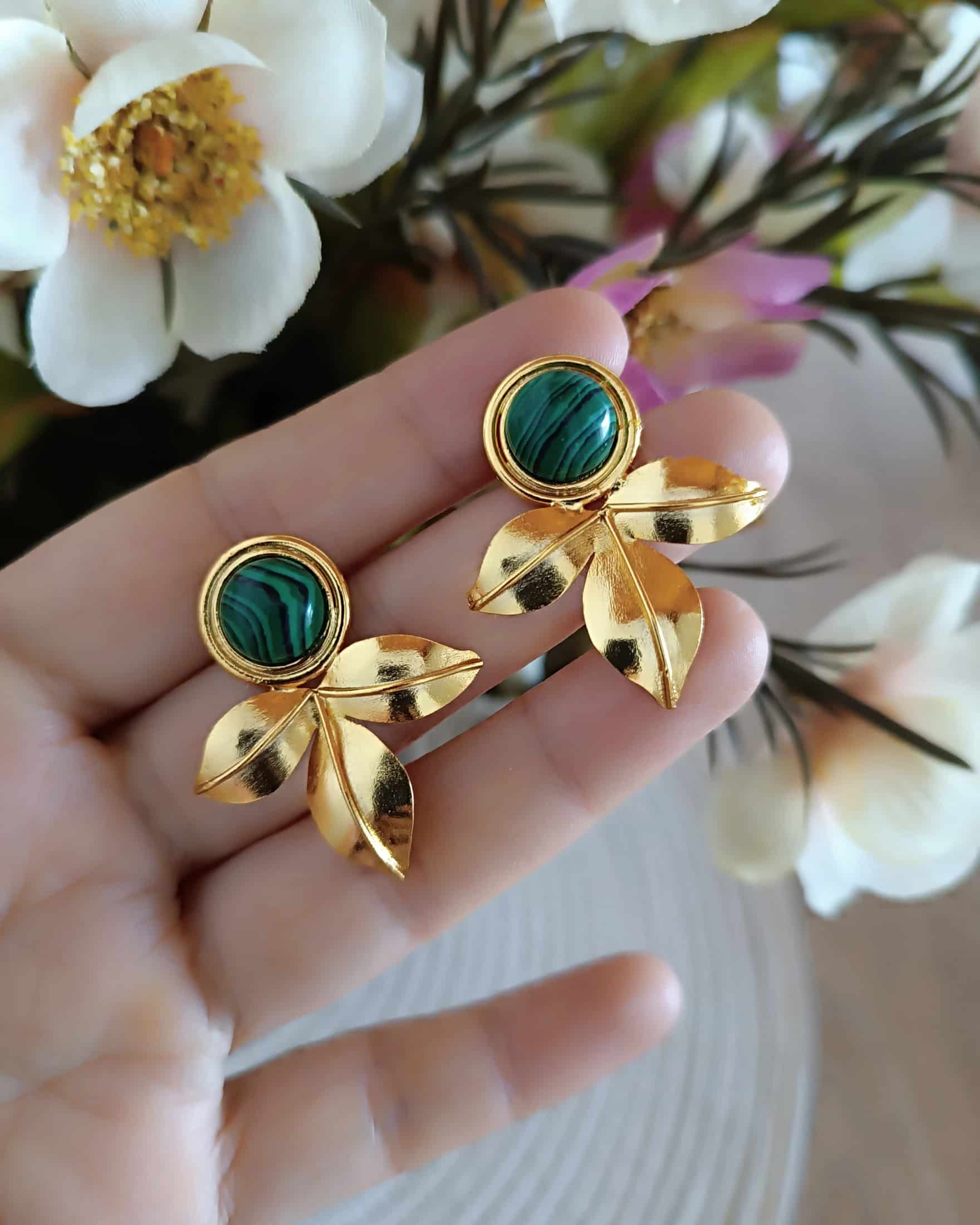 Aretes topos tres pétalos Andi piedra Malaquita - miniatura 3