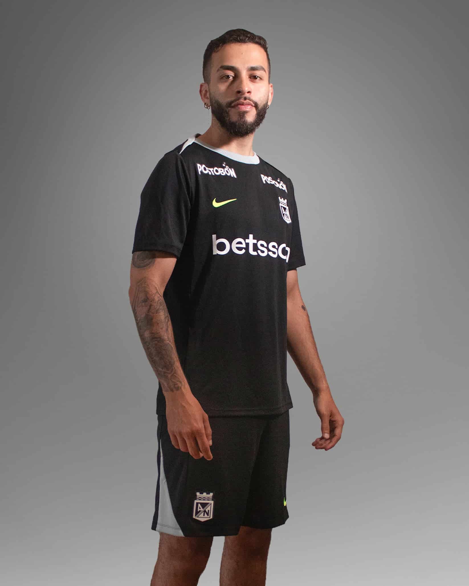 CAMISETA ENTRENO NEGRA NIKE 2026 HOMBRE - miniatura 4