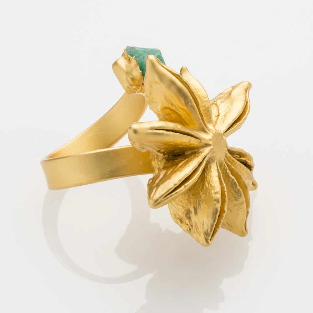 Star Anise and Rough Emerald Ring - miniatura 3