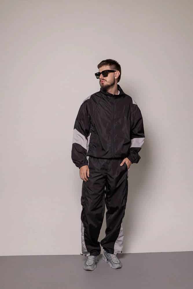 SET CHAQUETA Y SUDADERA ANTIFLUIDO-NEGRO - miniatura 1