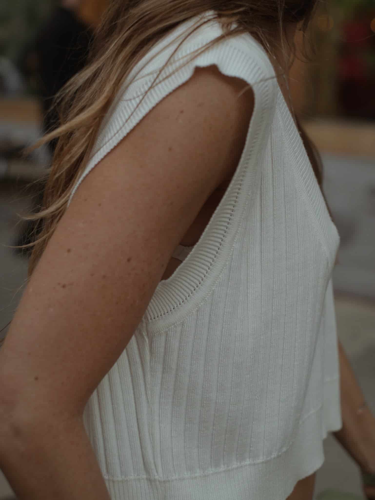 CROP KNIT VEST - SOFT WHITE - miniatura 7