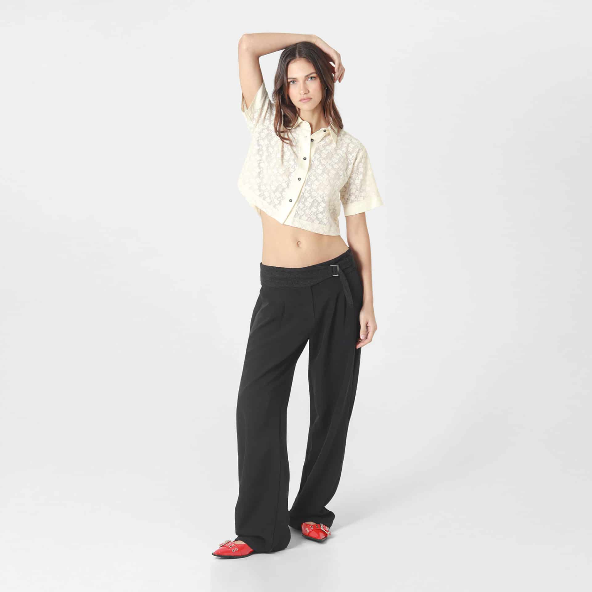 Blusa Crop Cuello Camisero Manga Corta - miniatura 5