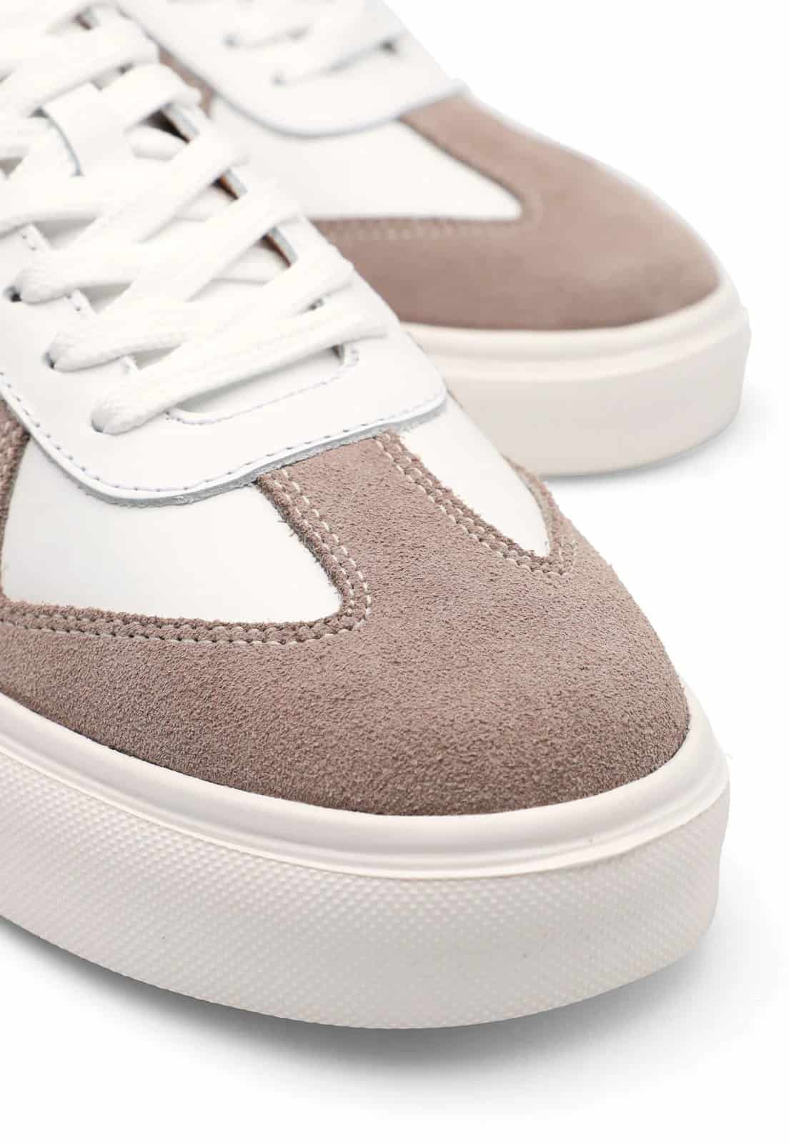 Tenis blancos con detalle en gamusa camel y talon verde - miniatura 9