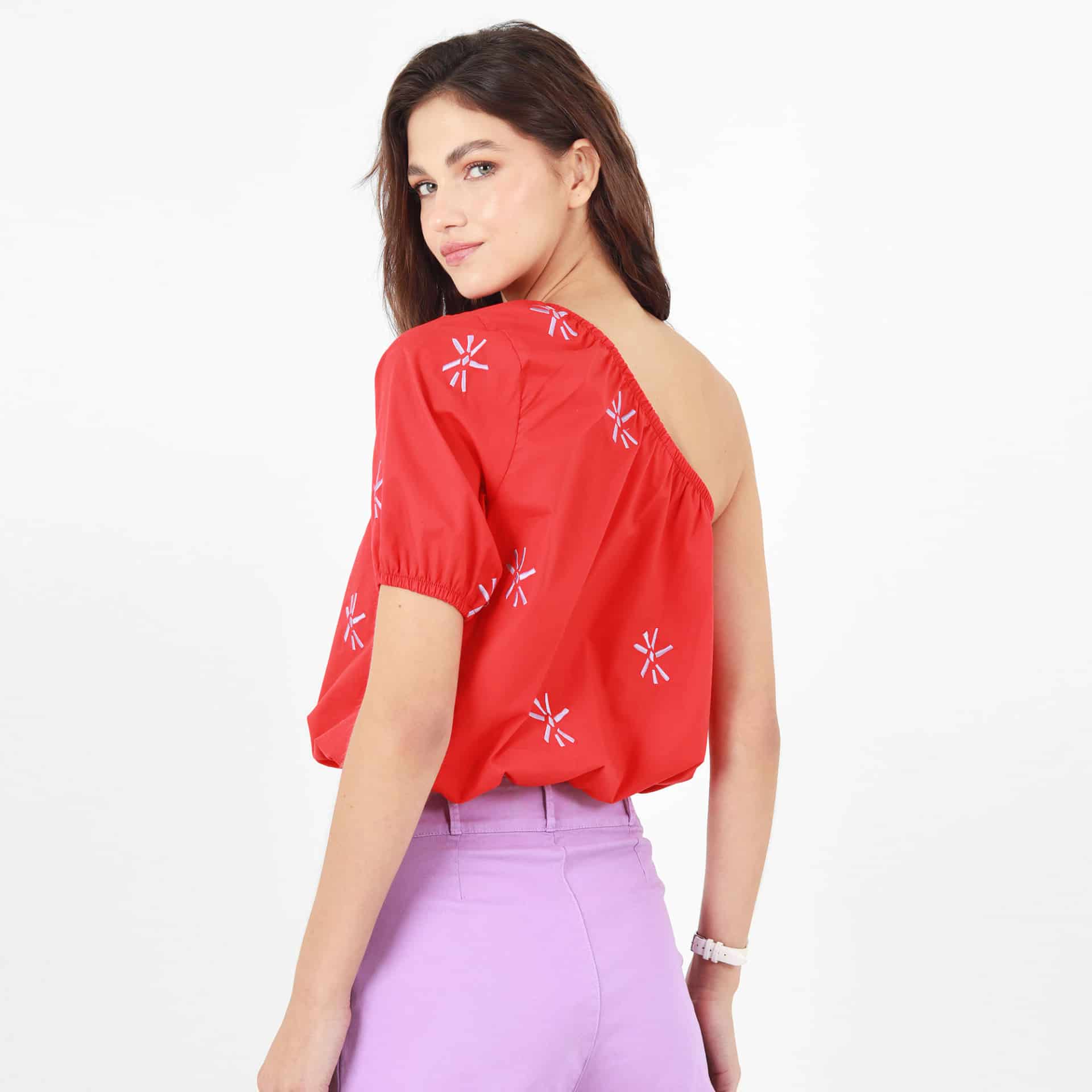 Blusa Cuello Asimetrico Manga Corta - miniatura 4