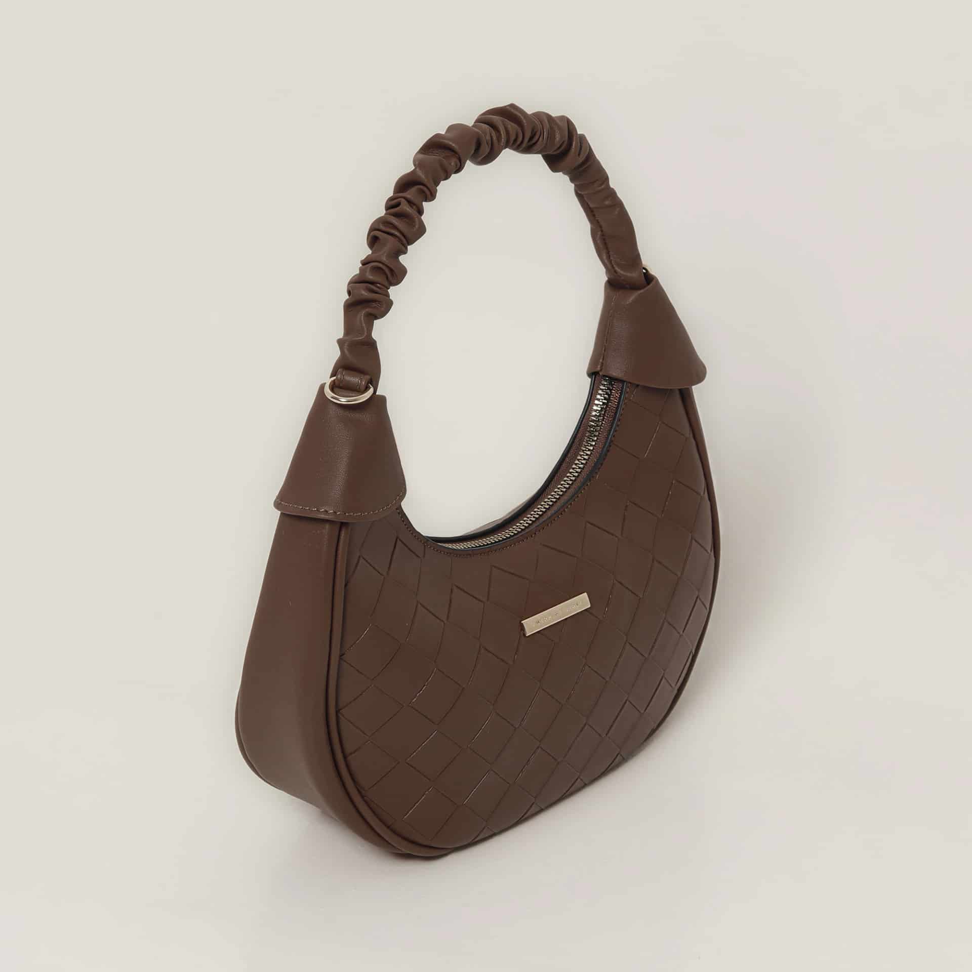 Bolso de hombro con textura - miniatura 1