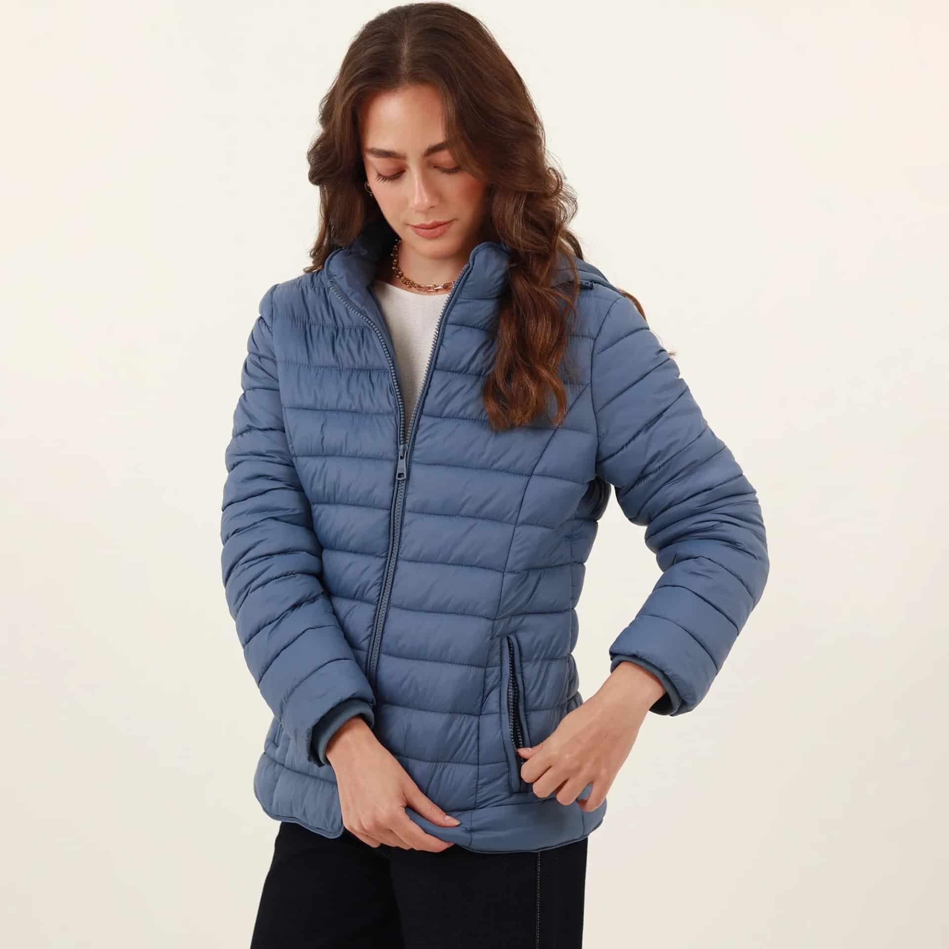 Chaqueta acolchada básica cuello alto con capucha - miniatura 2
