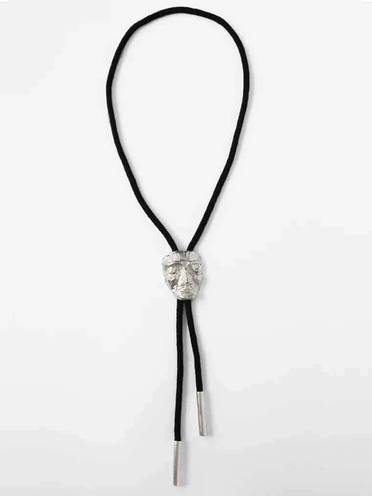 CARVED FACE BOLO TIE - miniatura 1