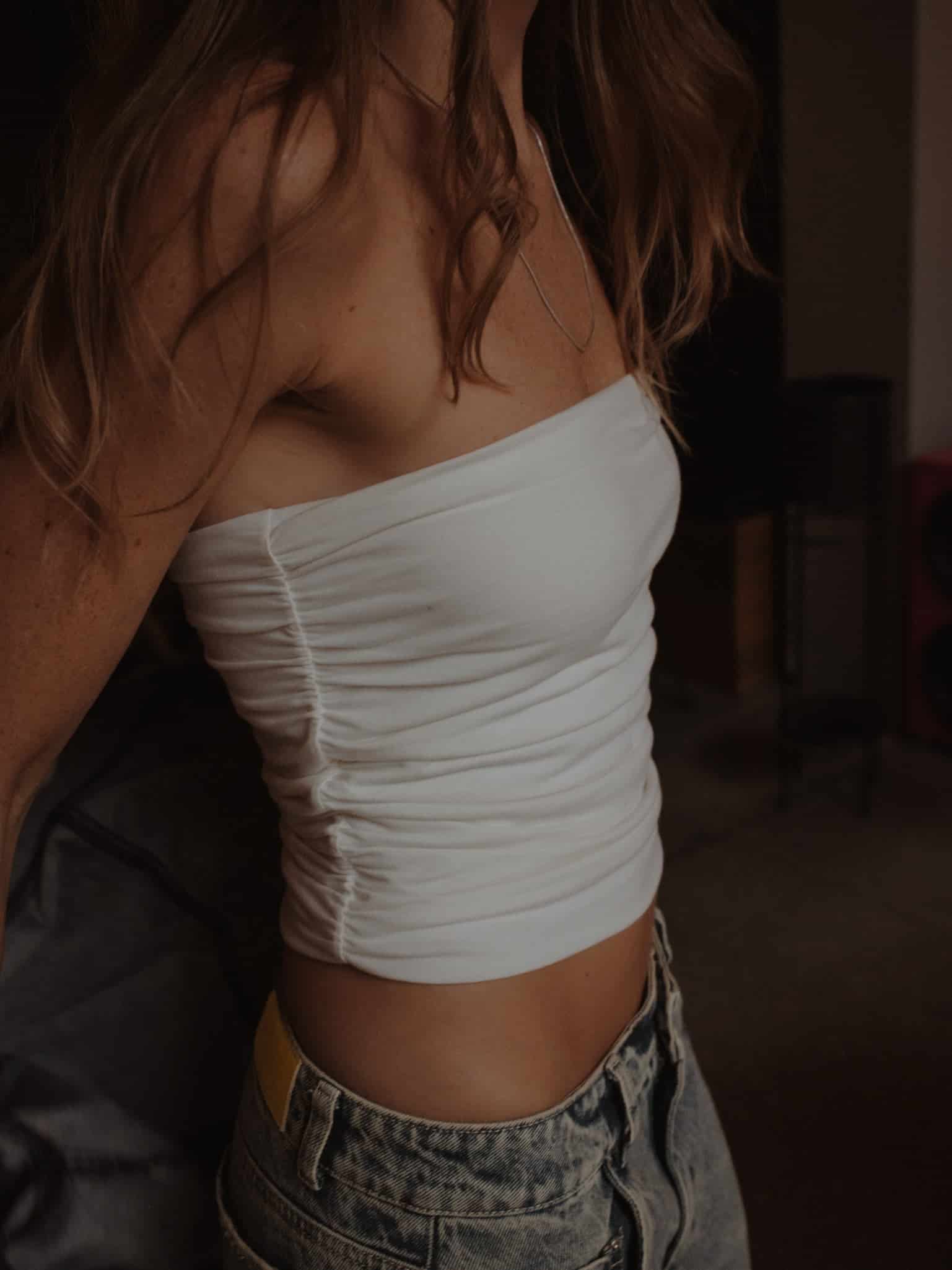 DRAPED STRAPLESS TOP - SOFT WHITE - miniatura 3