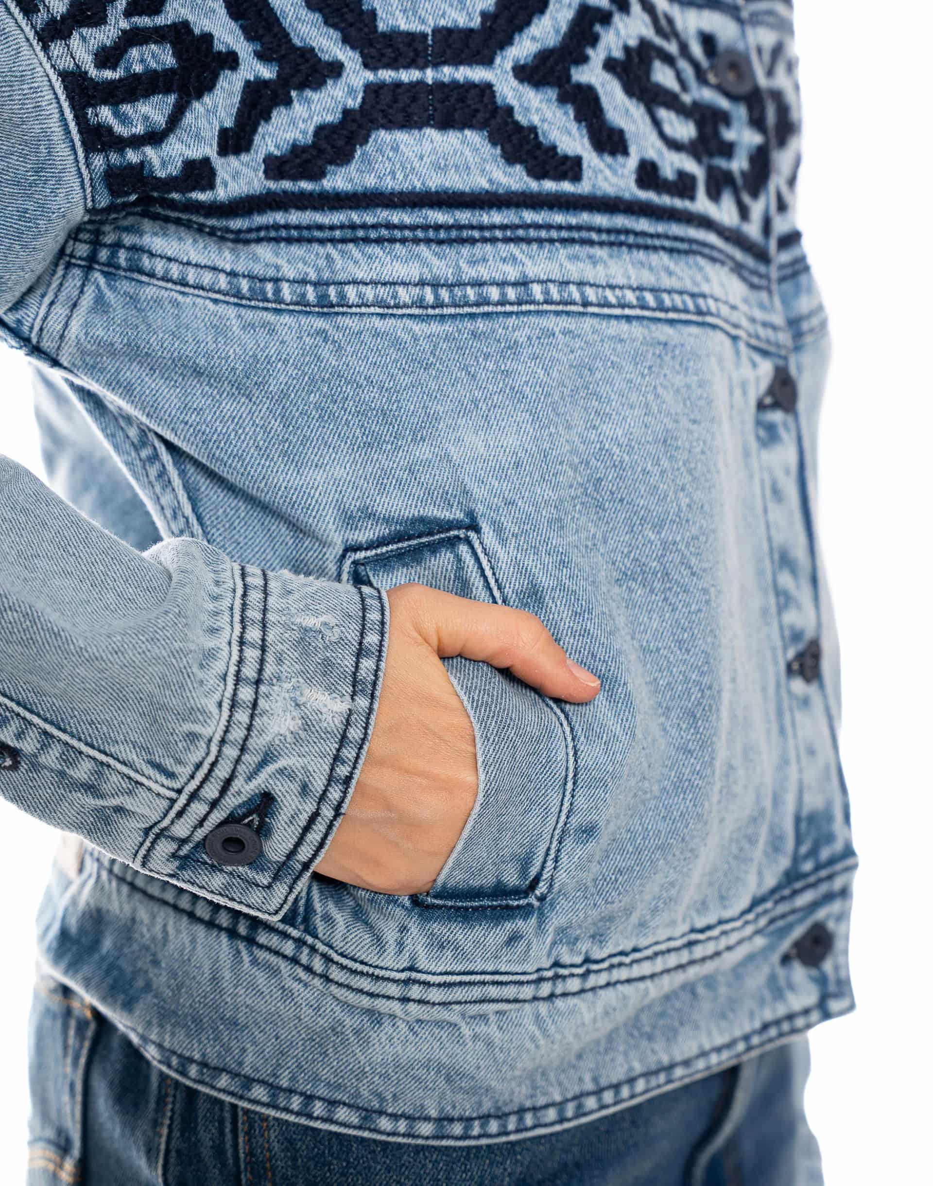 Chaqueta Trucker Denim Con Bordado Azul - miniatura 9