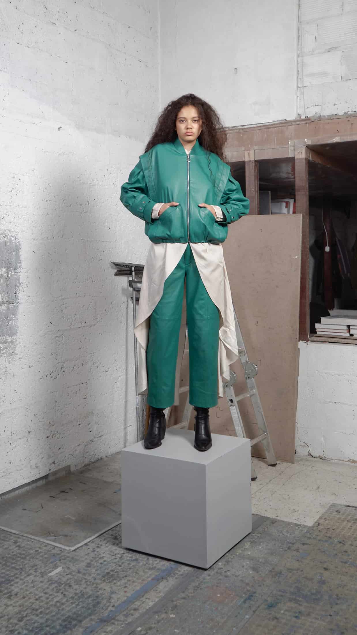 BOMBER LEATHER JACKET - miniatura 2