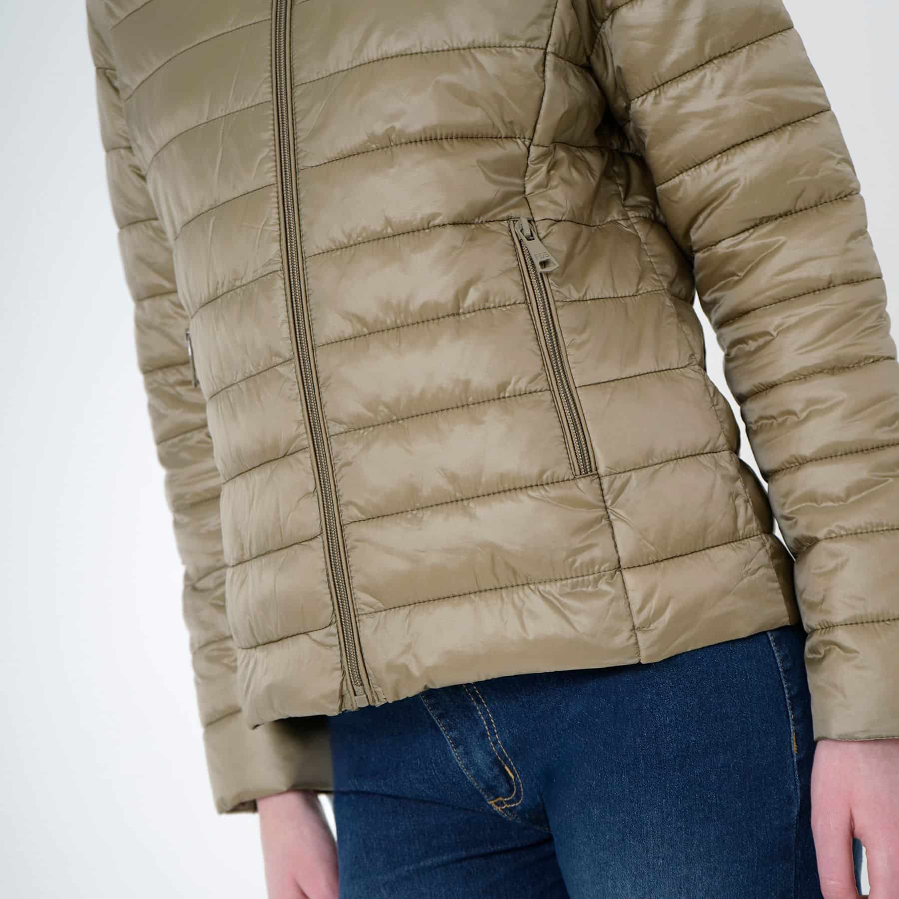 Chaqueta acolchada cuello alto con capucha interna - miniatura 41
