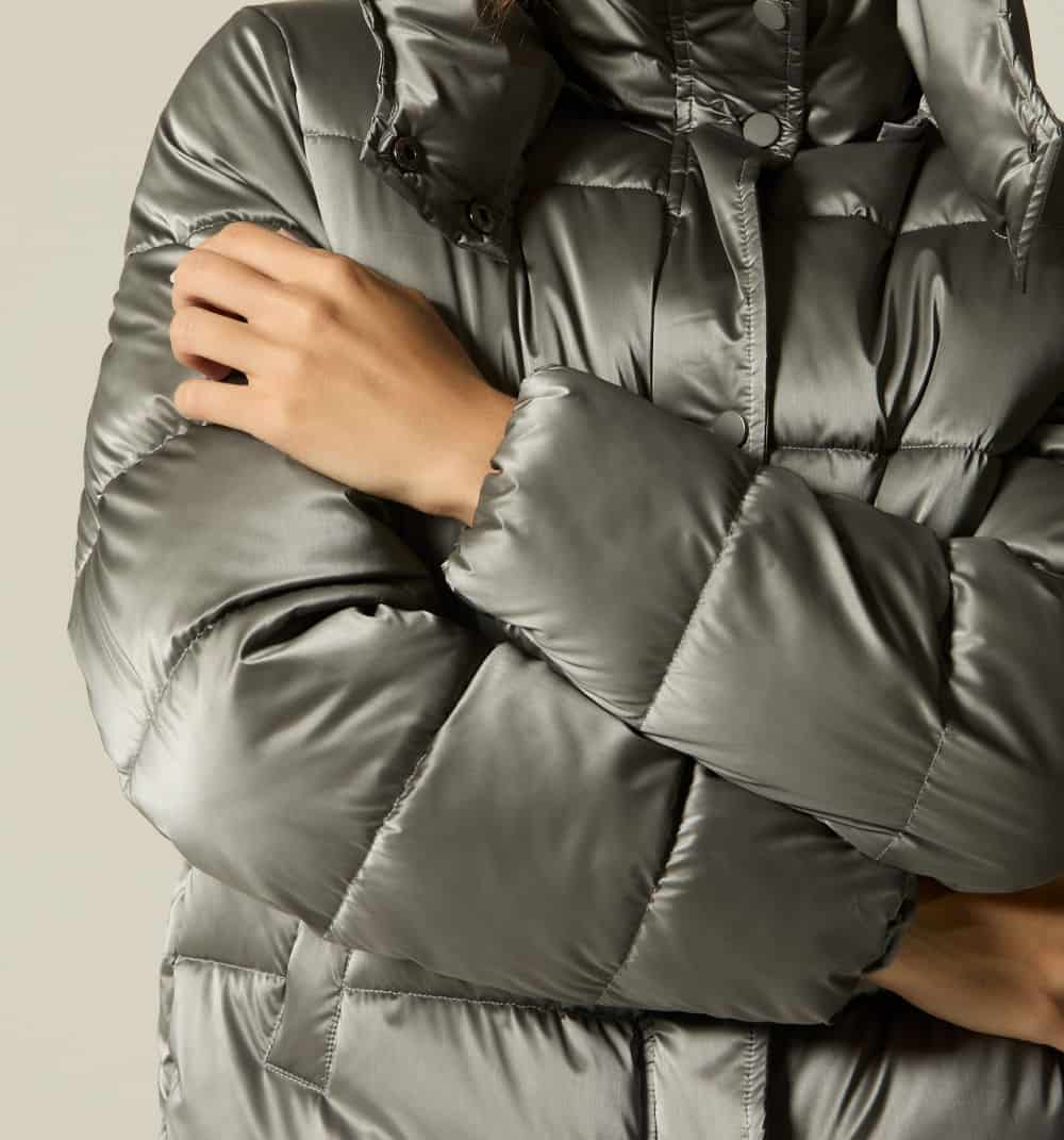 Chaqueta con capucha  acolchada - miniatura 3