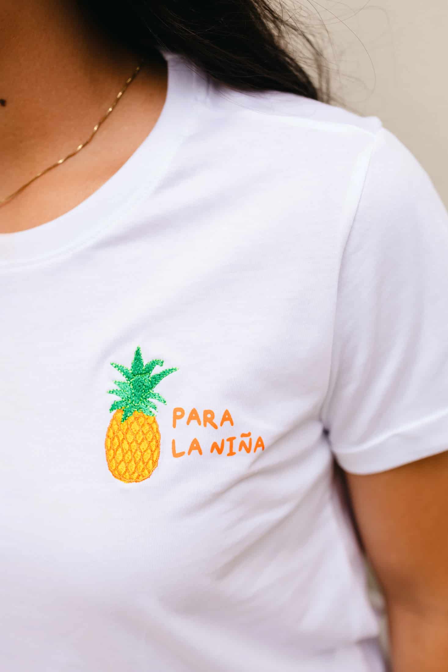 Piña Para La Niña Embroidered Oversized Tee - miniatura 4