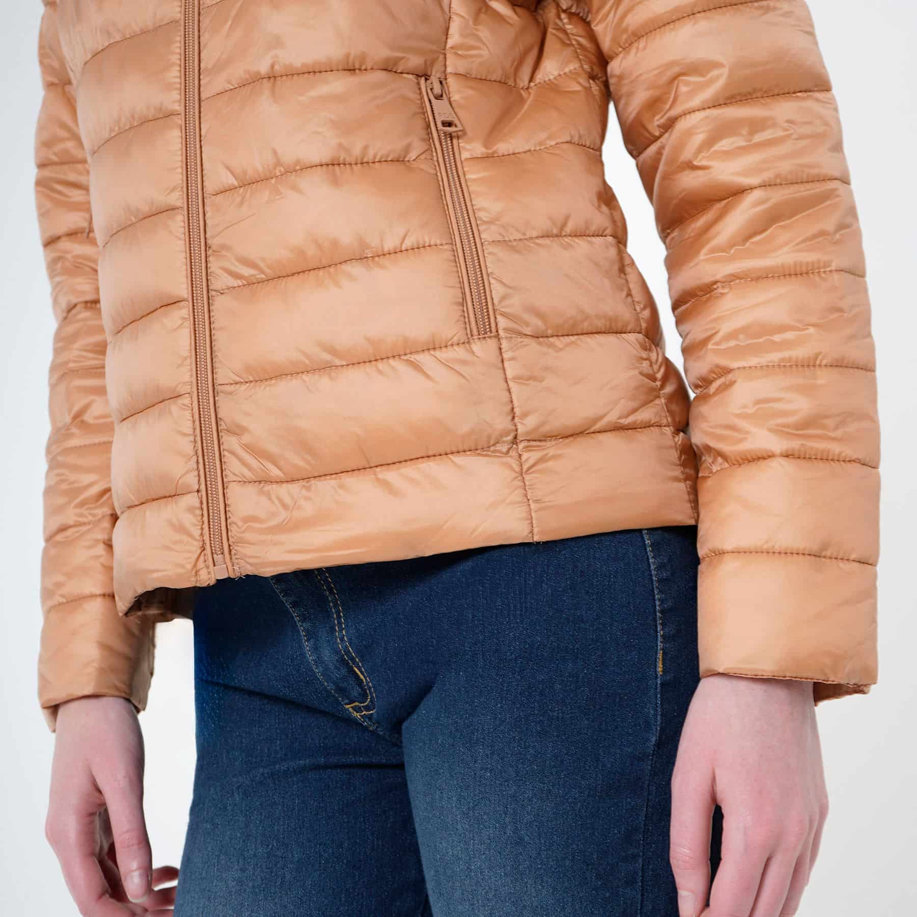 Chaqueta acolchada cuello alto con capucha interna - miniatura 33