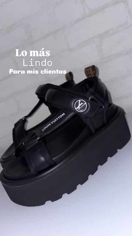 SANDALIA LOUIS VUITTON NEGRA PLATAFORMA - miniatura 2