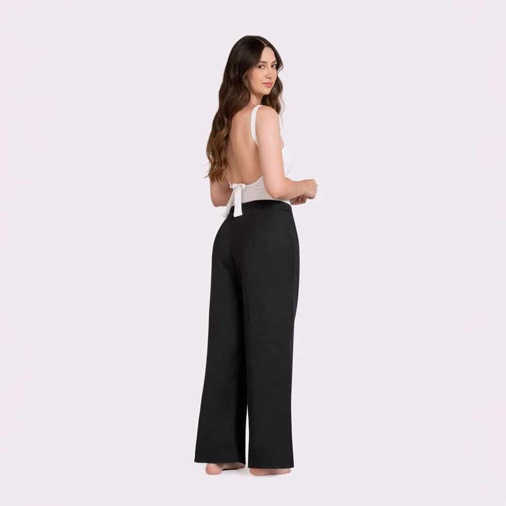 Pantalón Negro Bota Recta Cintura Media sin Bolsillos - miniatura 2
