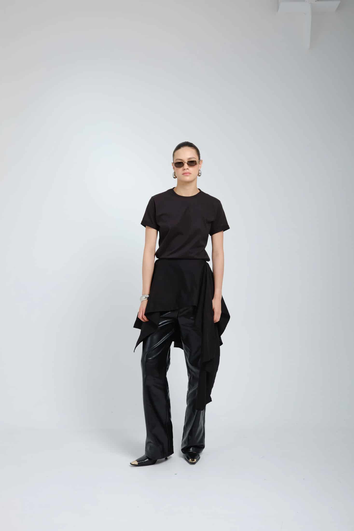 CAMISETA RADIA NEGRA - miniatura 1
