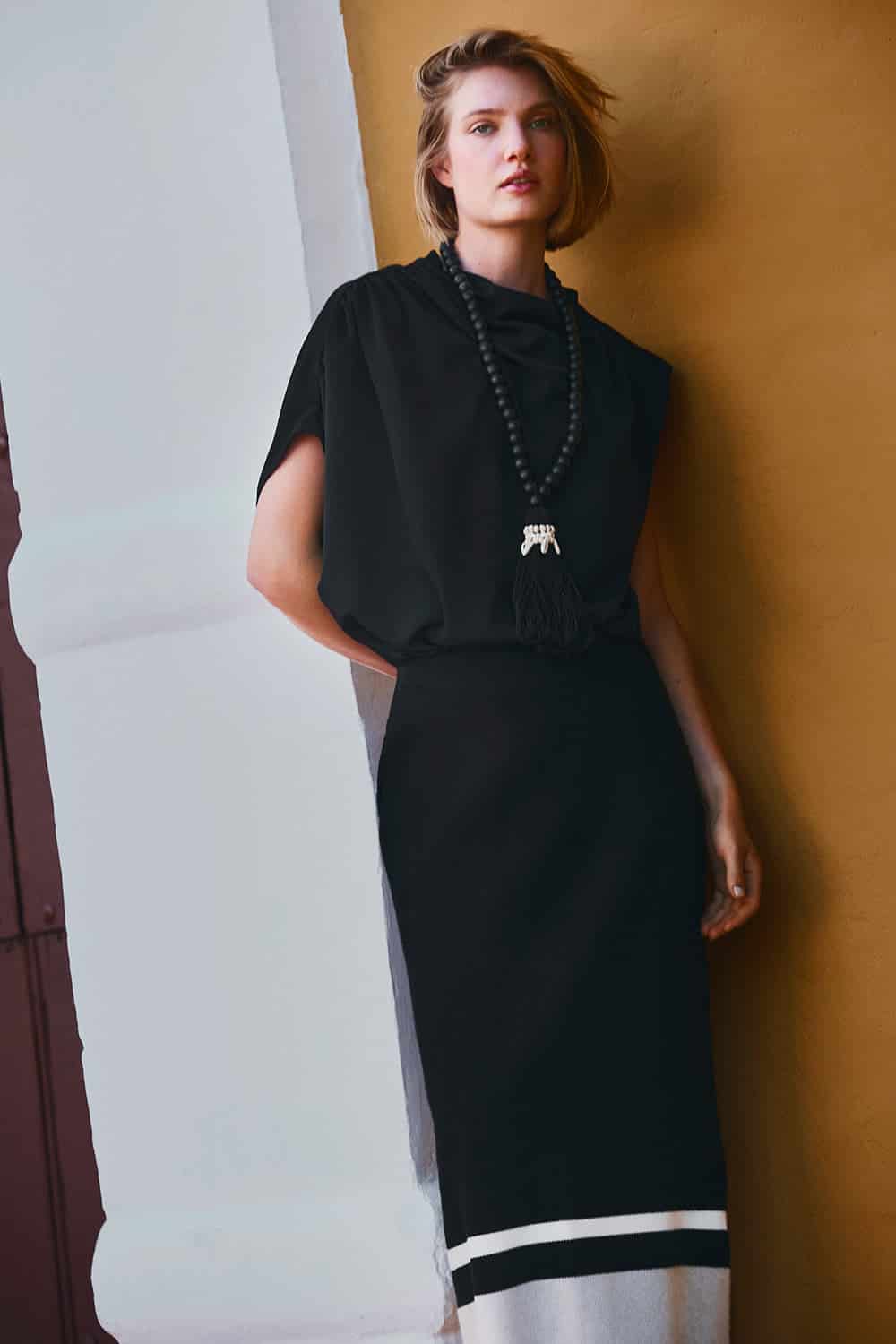 Falda vesta ivory negro - miniatura 1