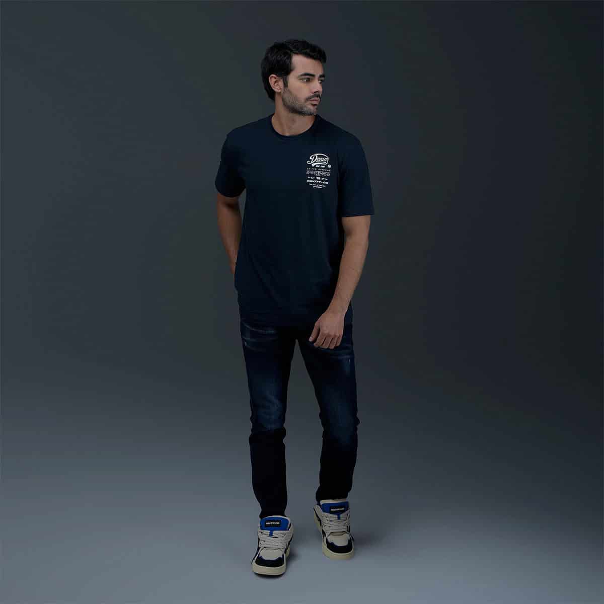 Camiseta Regular Negra - miniatura 4