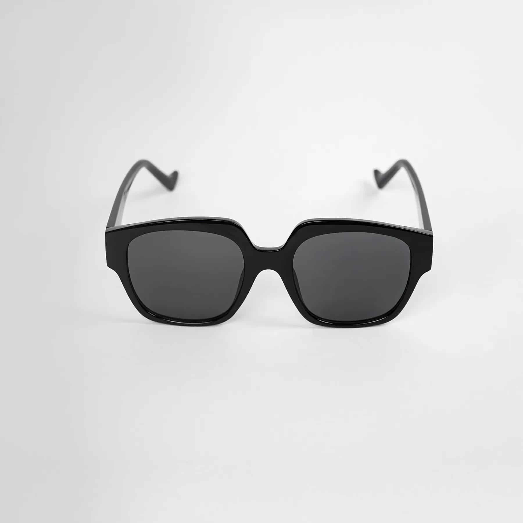 Gafas de sol Negras Asimetricas - miniatura 1