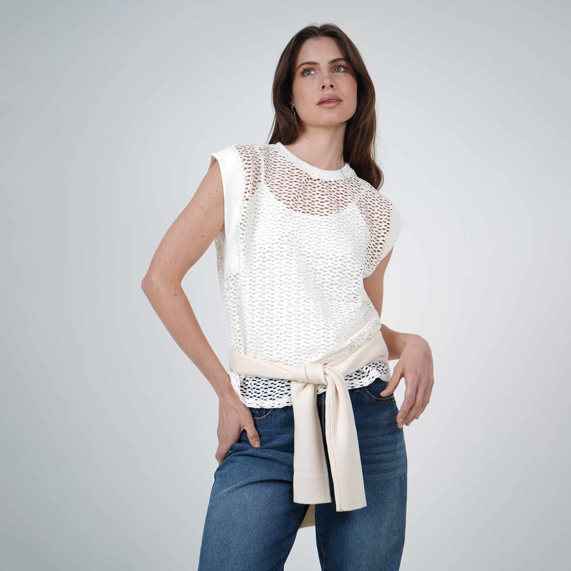 Camiseta en malla cuello redondo manga sisa con top interno - miniatura 2