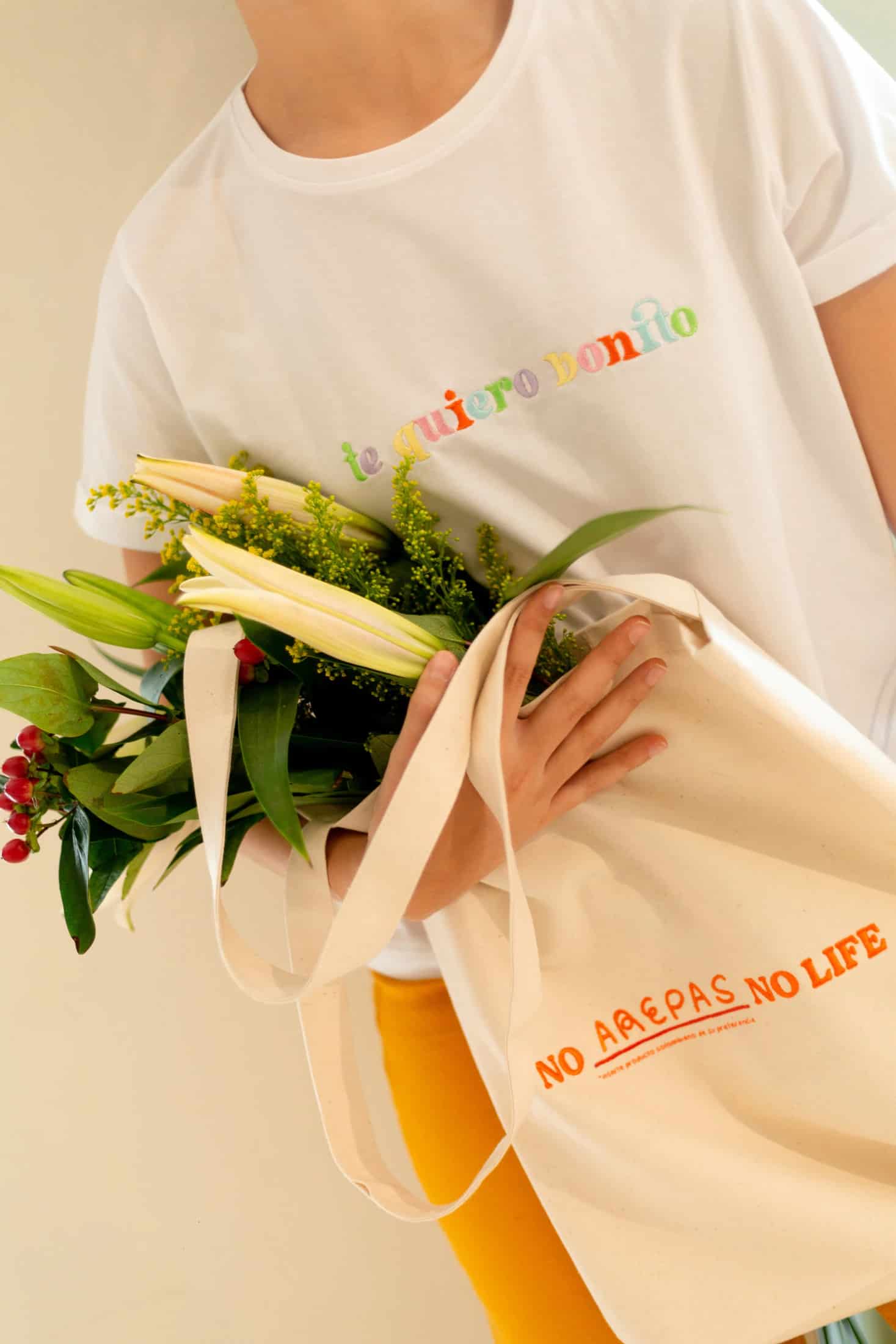 Te Quiero Bonito Embroidered Oversized Tee - miniatura 2
