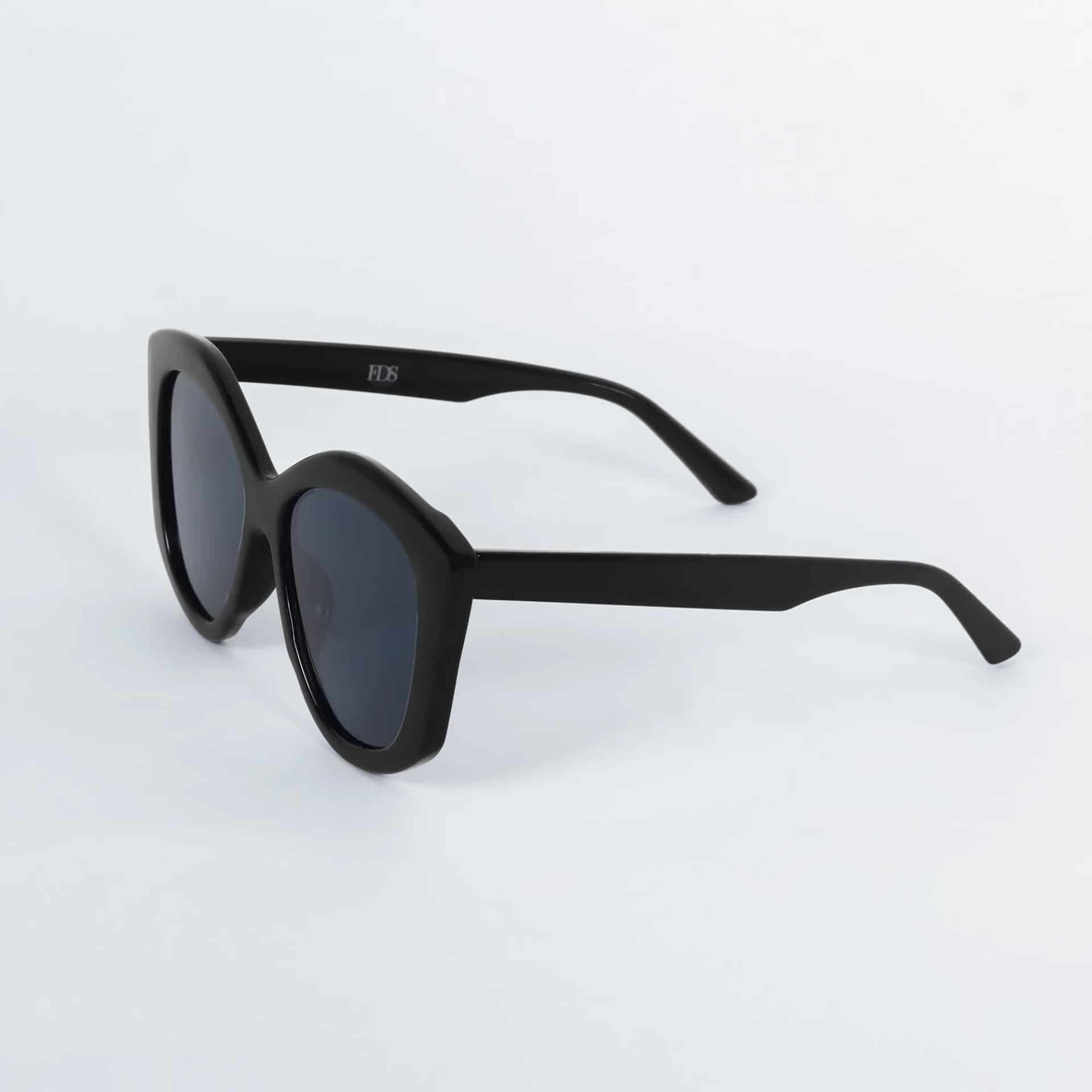 Gafas de sol Negras Asimetricas - miniatura 5