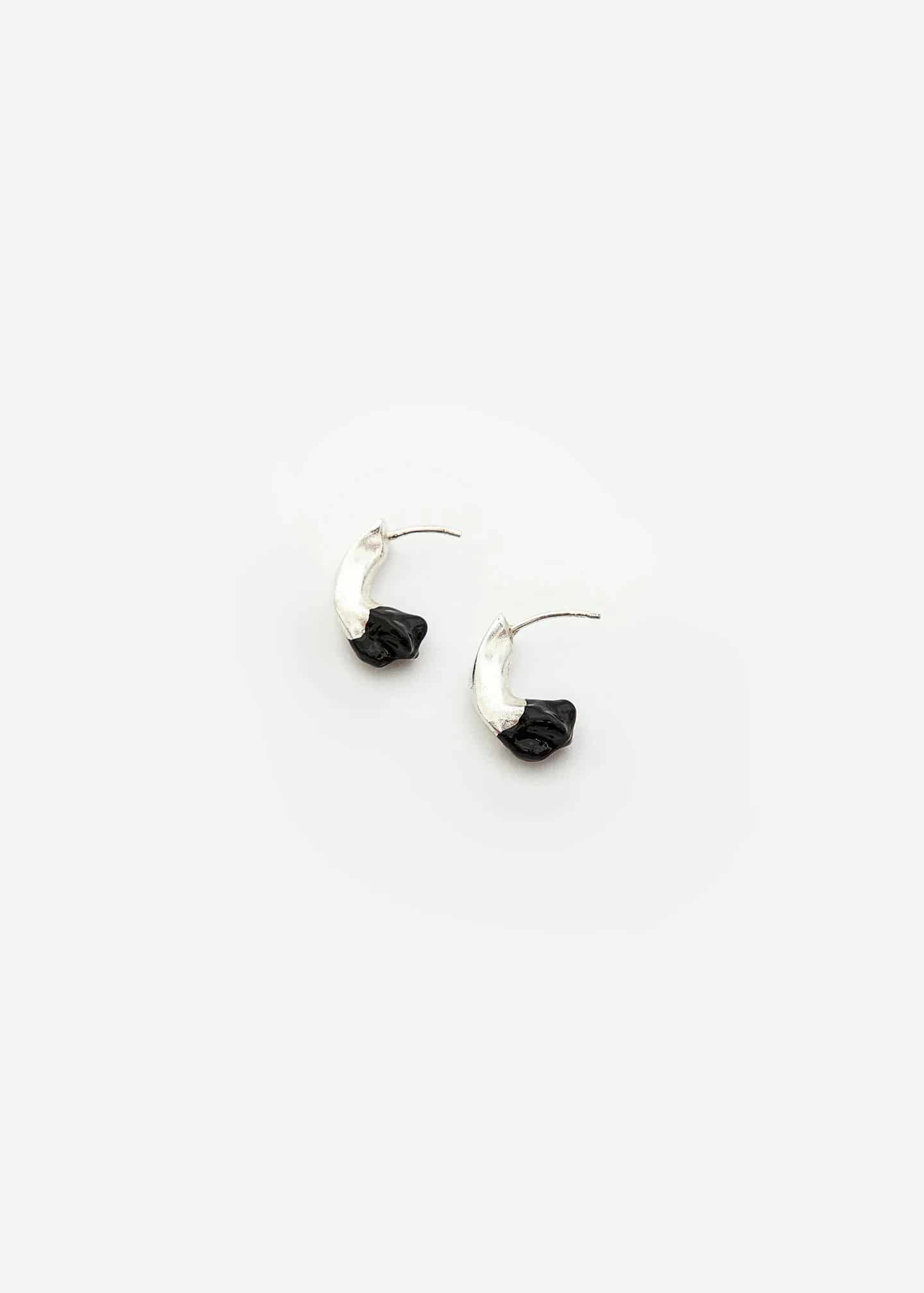 Mini Petal Curve Stud Plata Negro - miniatura 2