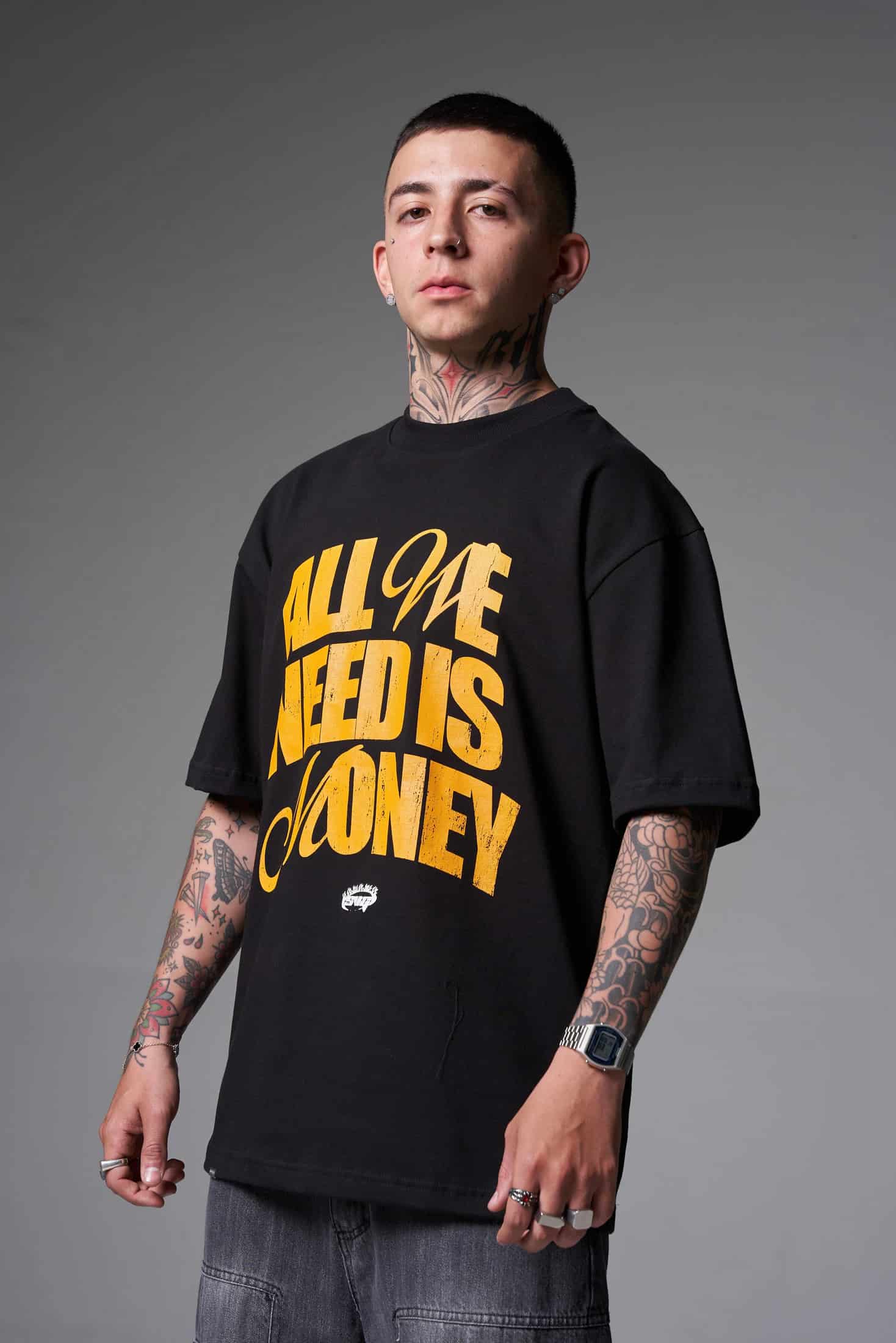 T shirt negra all we need 250 gramos - miniatura 2