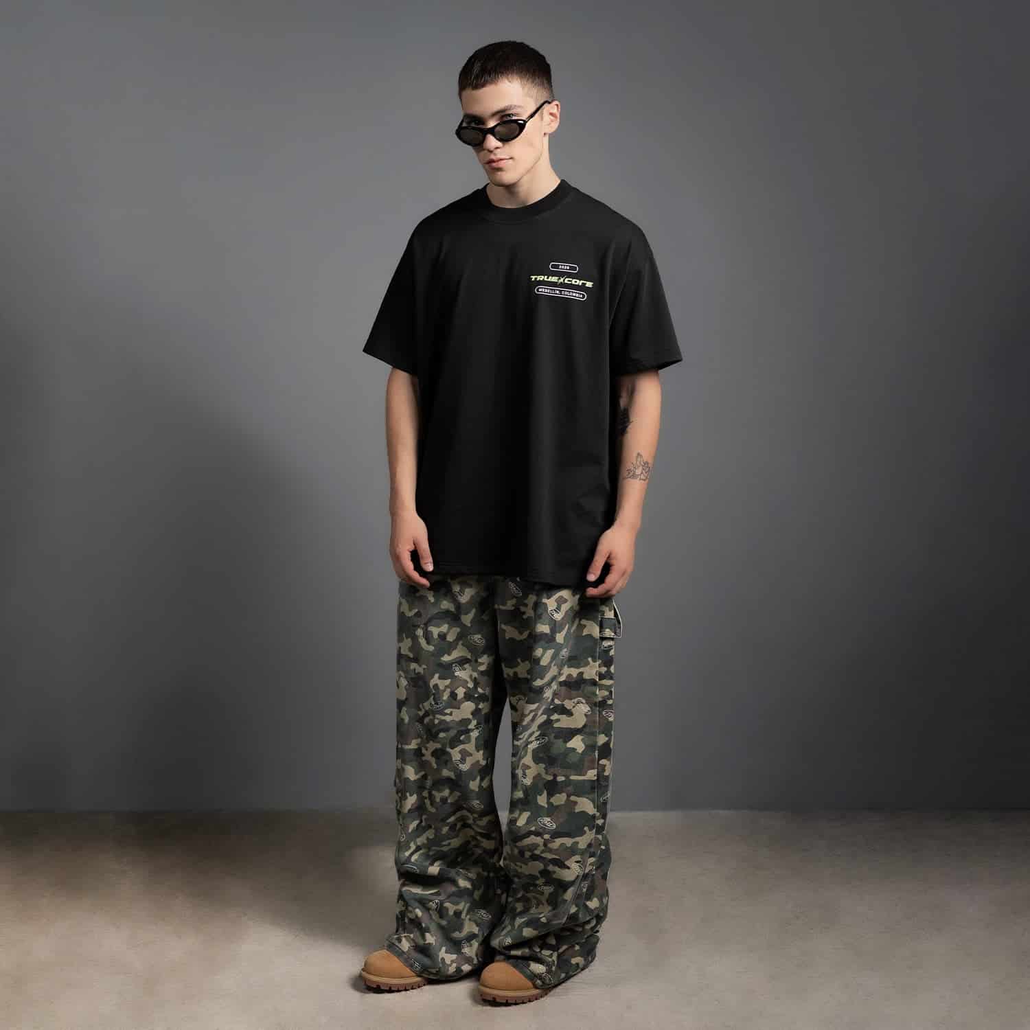 Flower Oversized T-Shirt - Black - miniatura 8