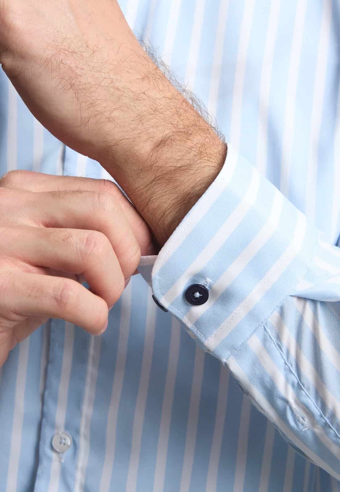 Camisa casual slim fit azul a rayas blancas - miniatura 6