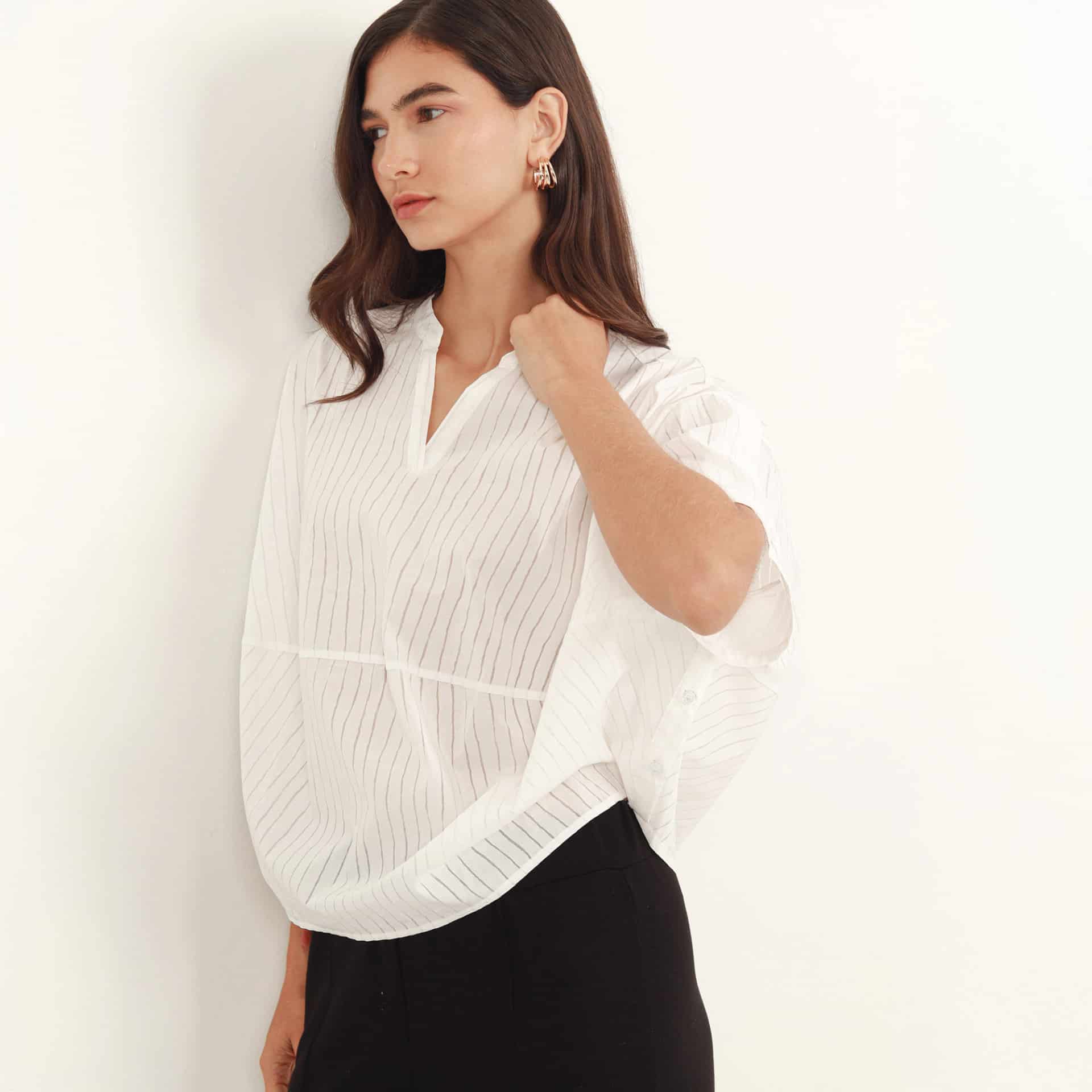 Blusa cuello V manga corta - miniatura 1