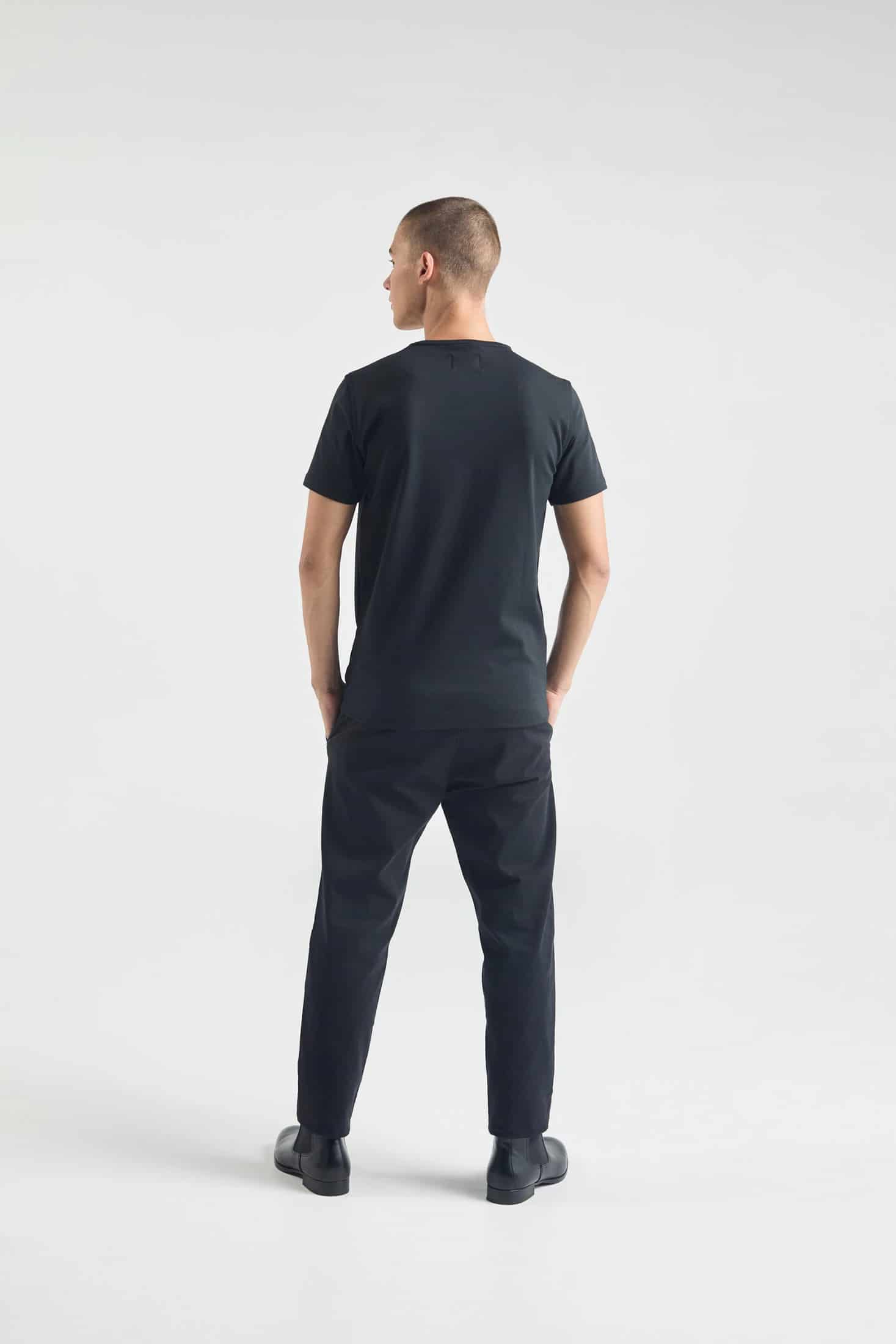 Camiseta Negra V2 - miniatura 3
